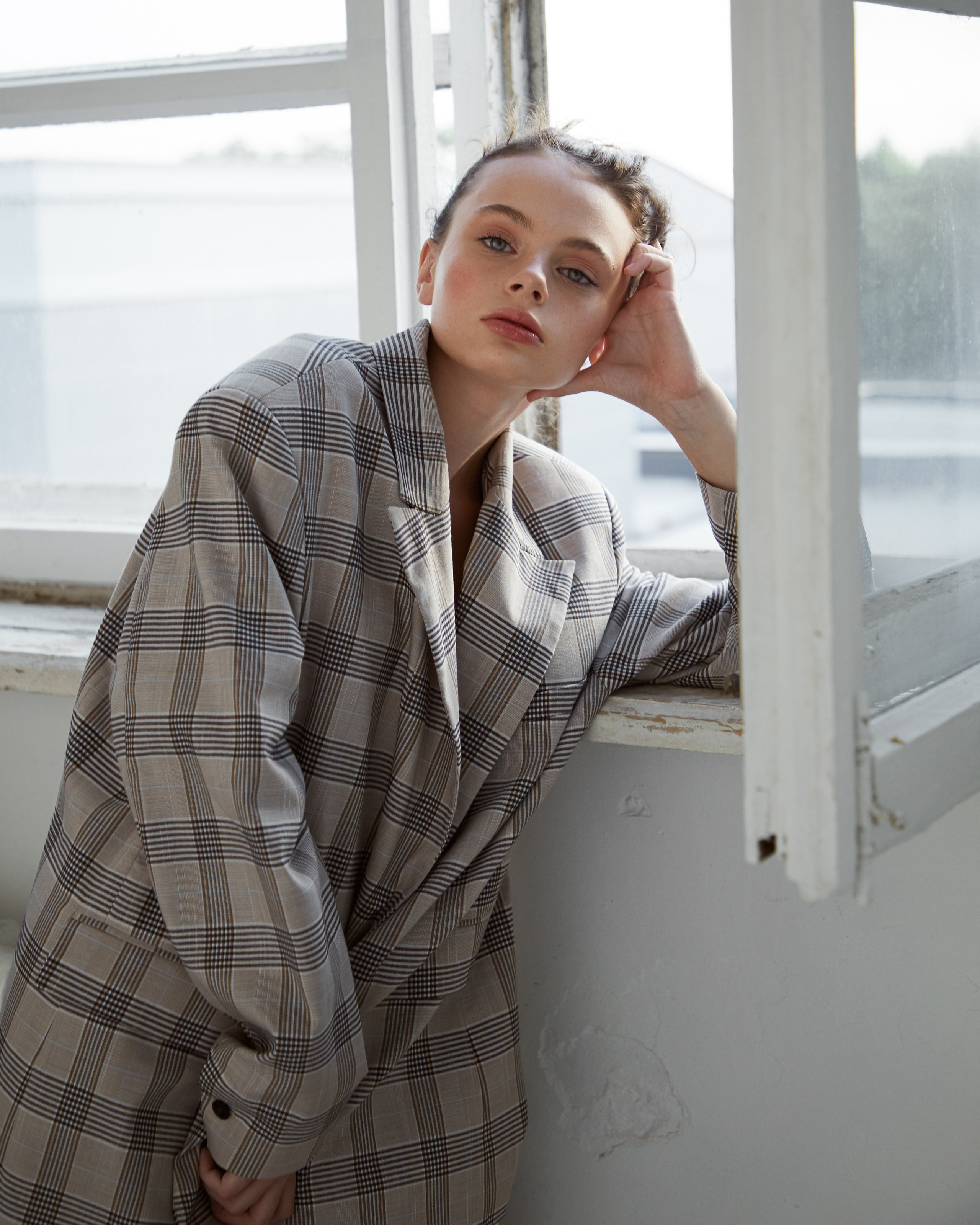 Dari. Материнское модельное агентство