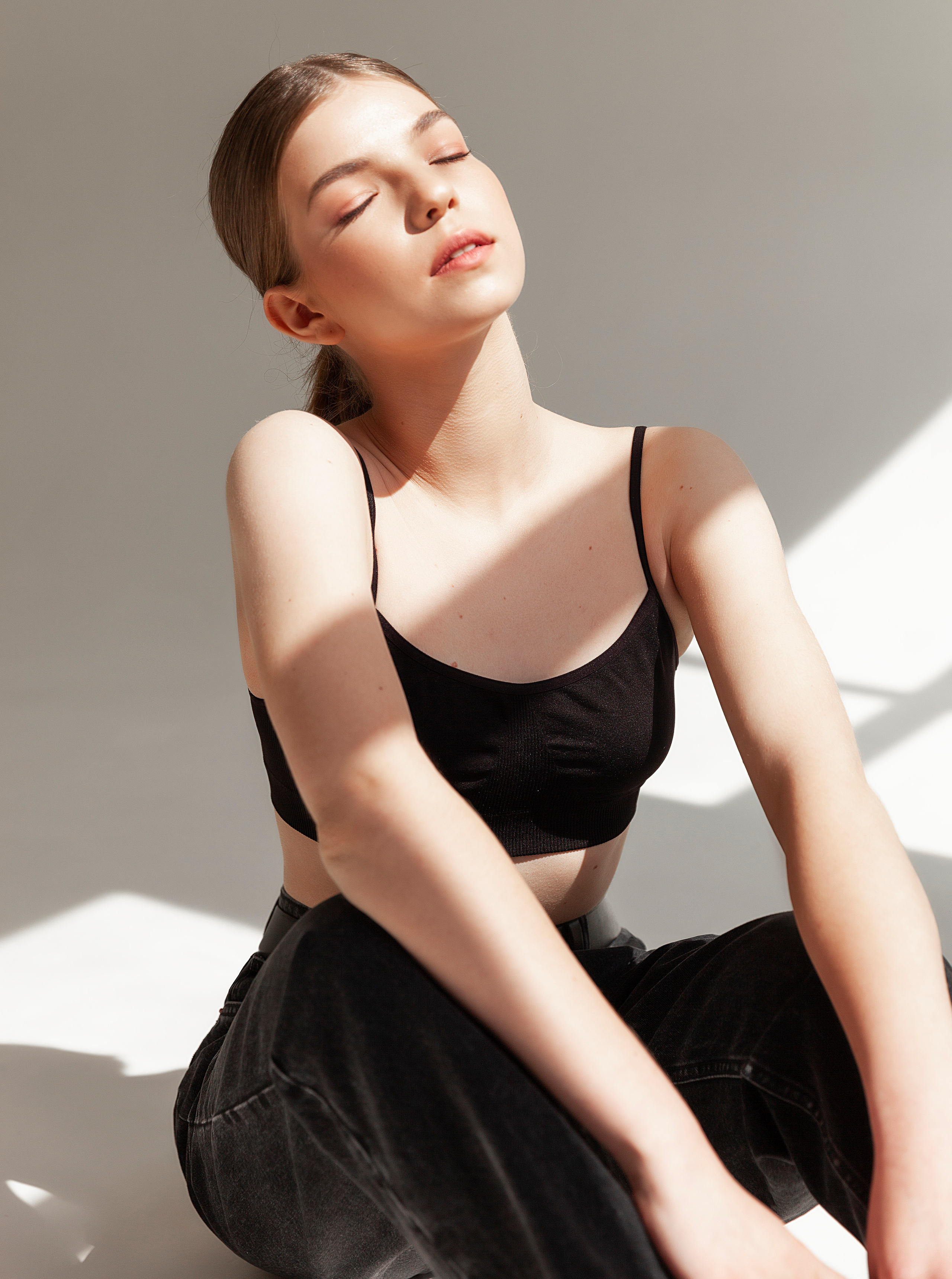 Sia. Материнское модельное агентство