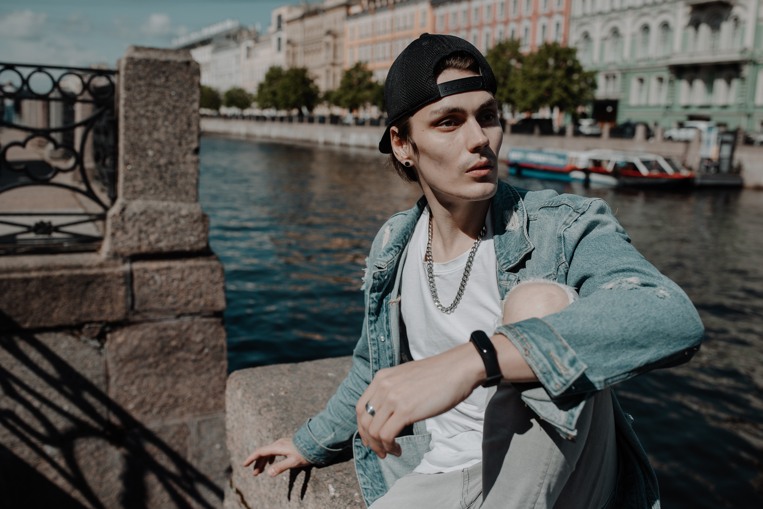 Молодой поэт. Фотограф и художник Астрахов Павел