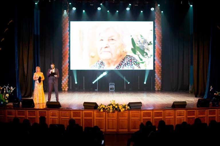 Легенда о Стальной Бабушке