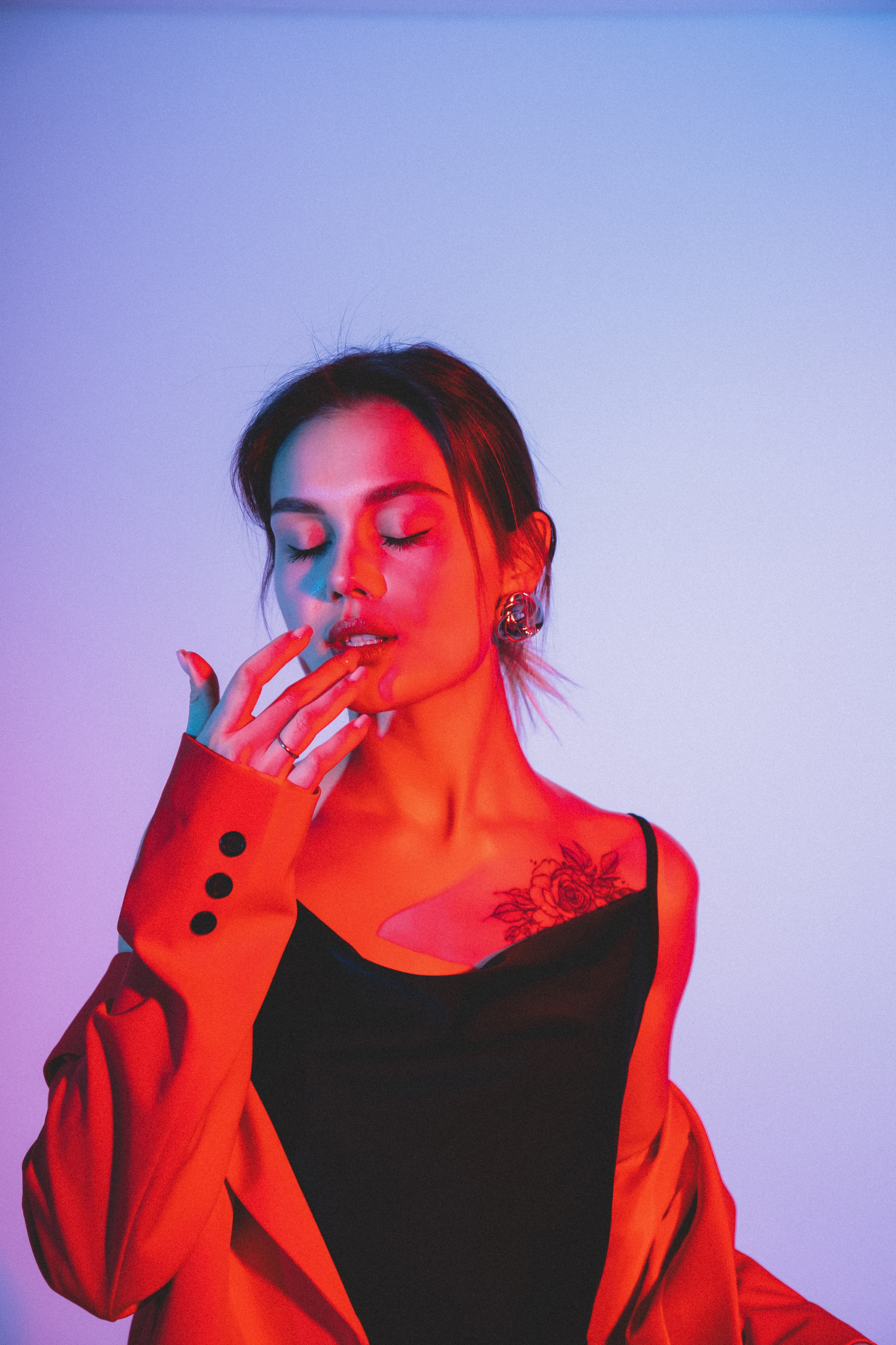 Контакты фотографа Маминой Ксении - Предметная, портретная, рекламная, модельная, love story, семейная съемка. Фотограф для различных событий, проектов, маркетплейсов, сайтов и мероприятий в Екатеринбурге