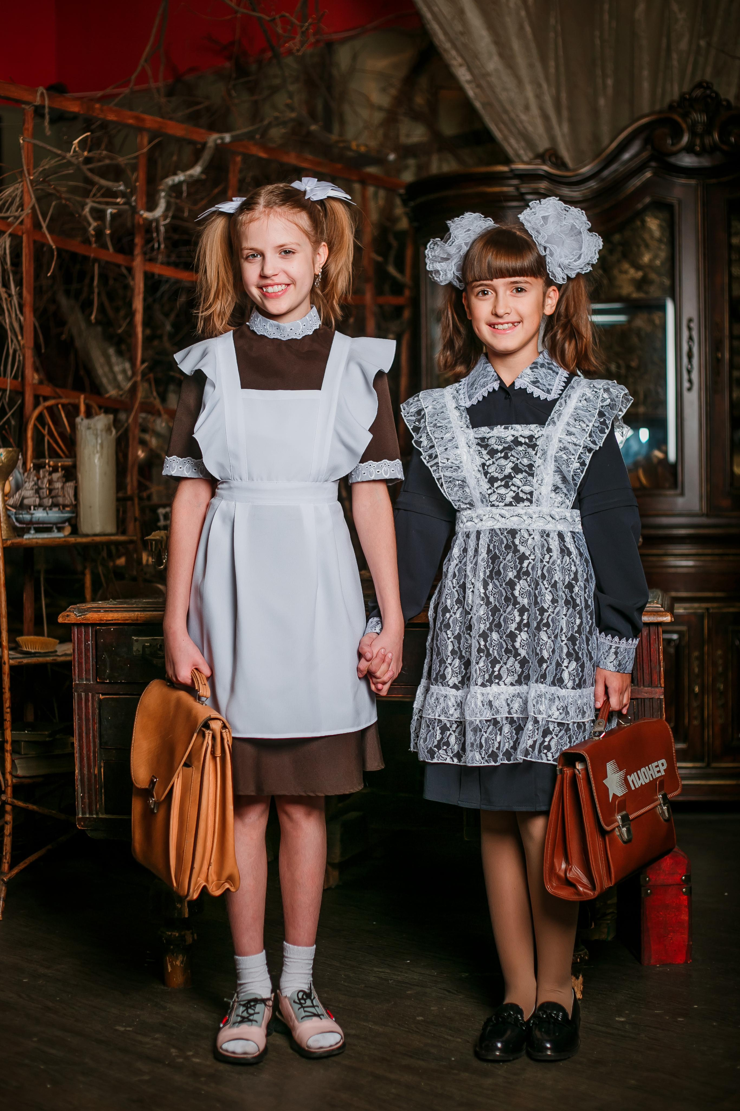 Цена на выпускные альбомы 4 класса. Выпускной альбом в Москве и Домодедово Вышка Школьный фотограф