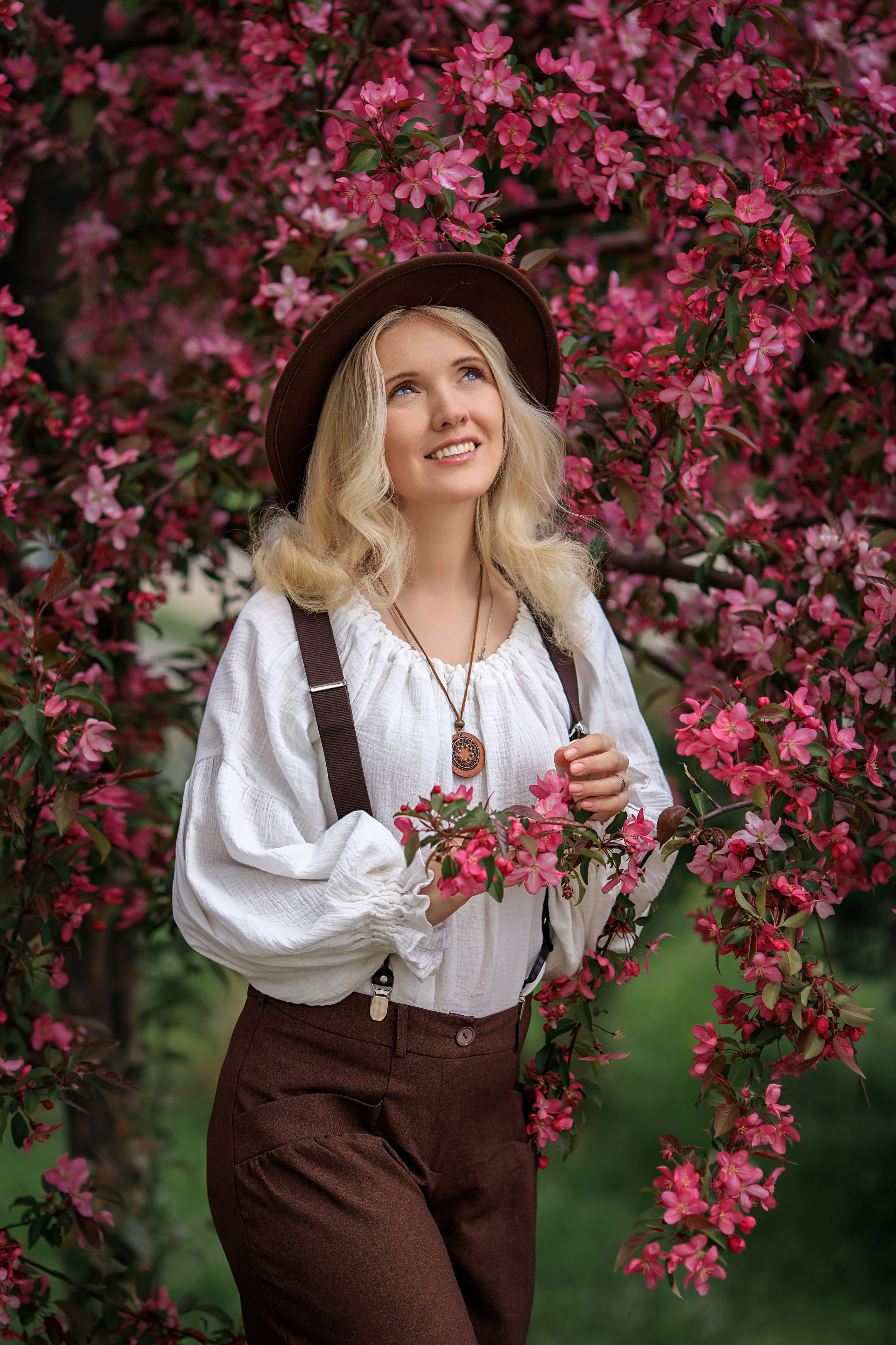 Фотосессия в цветущих садах. Весна 2026. Фотограф в Москве