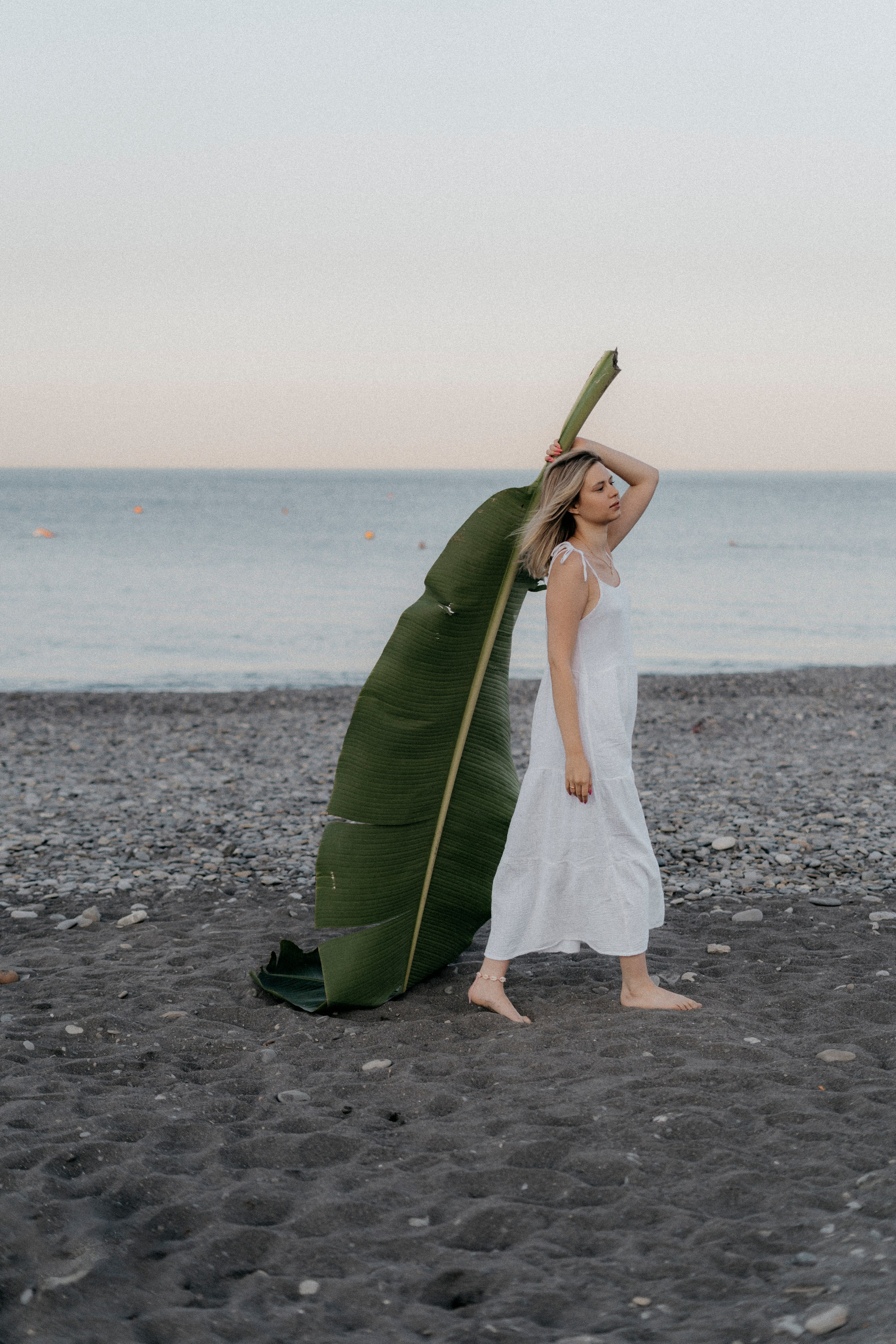 Нежная, утренняя фотосессия на рассвете у моря в Сочи