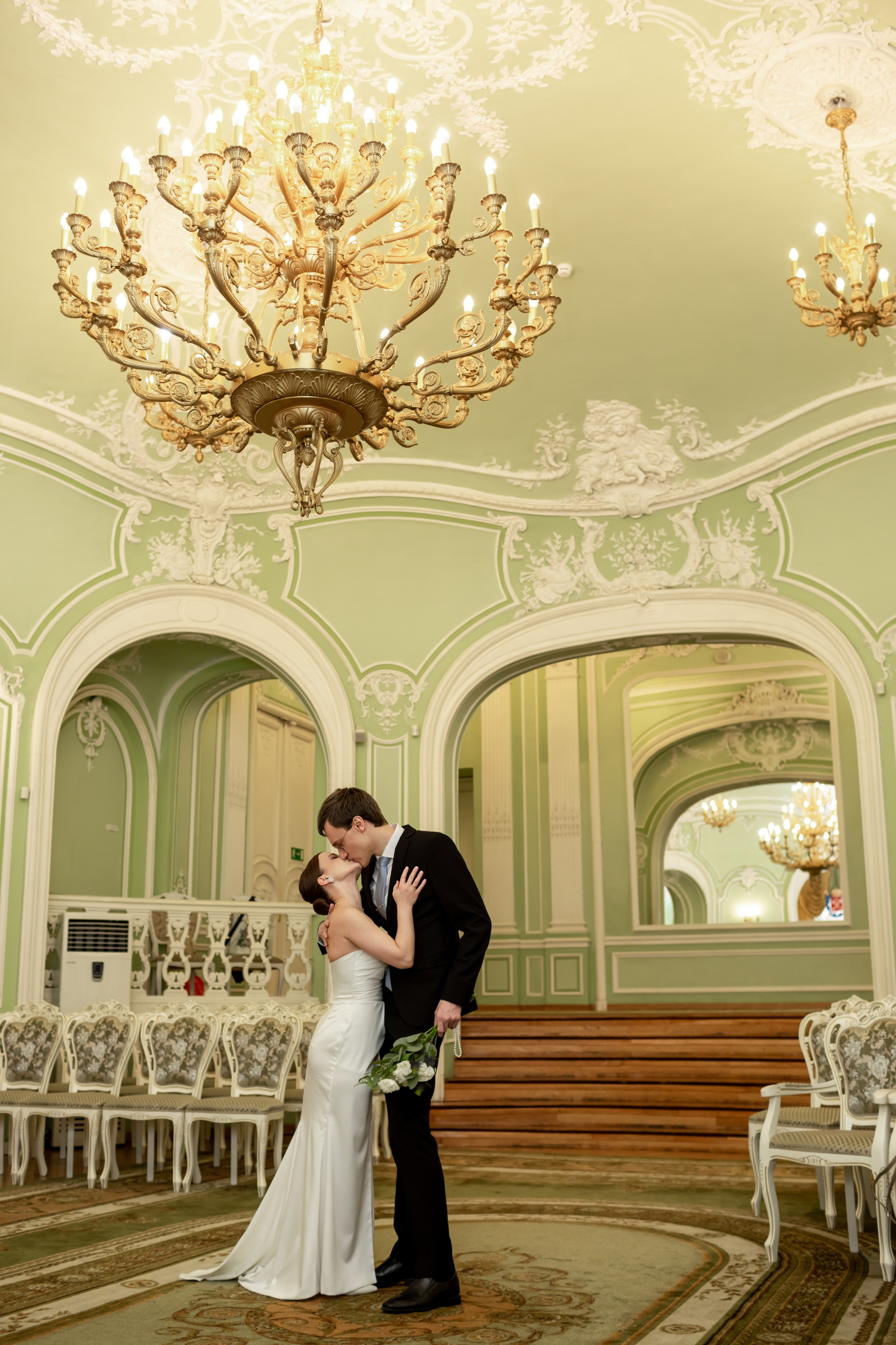 Свадьба в загсе Петроградского района. Свадебный фотограф Кирилл Белый