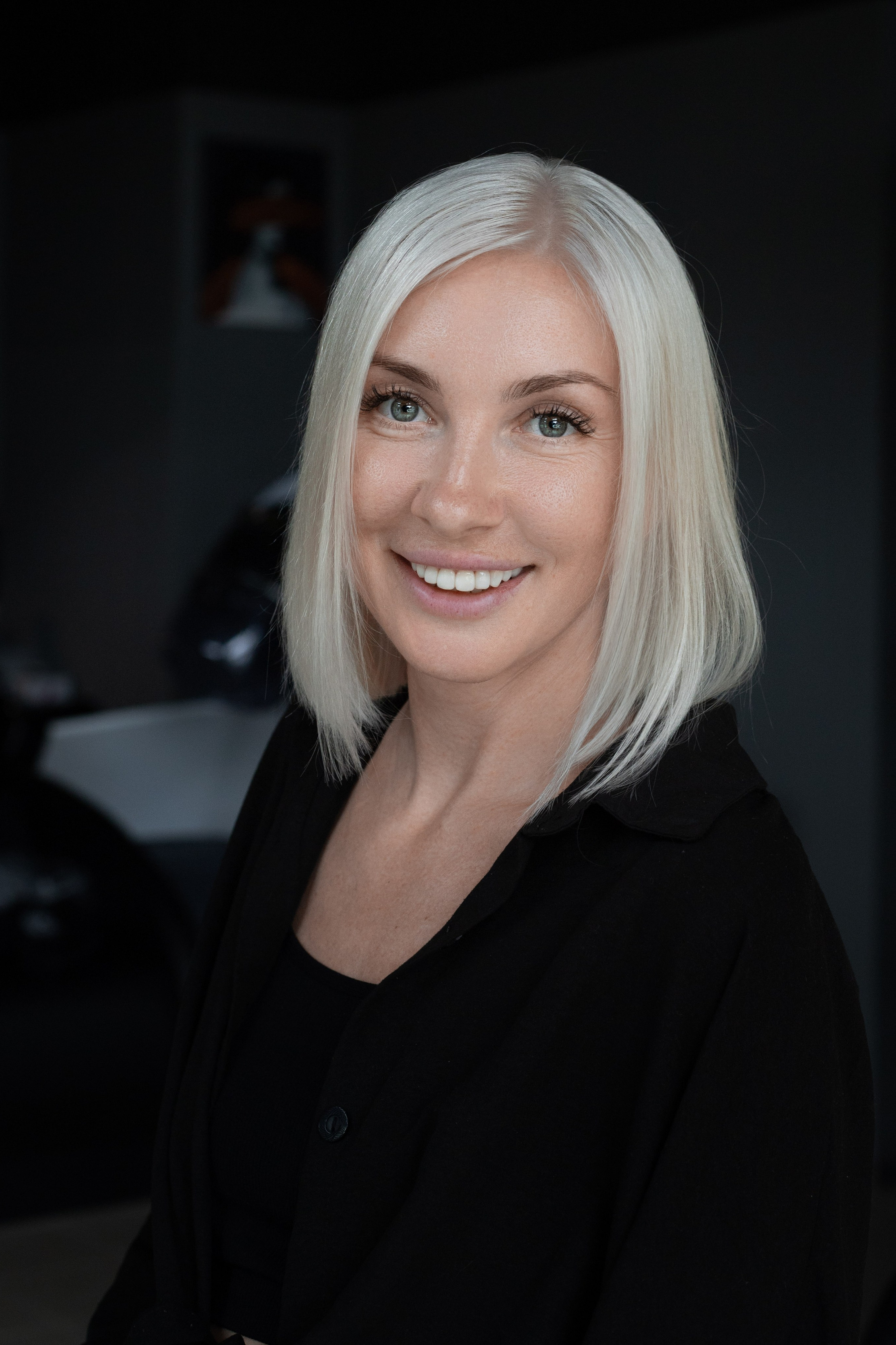 Женская стрижка. Имидж-студия «Четверг» — Преображение в Москве с любовью!