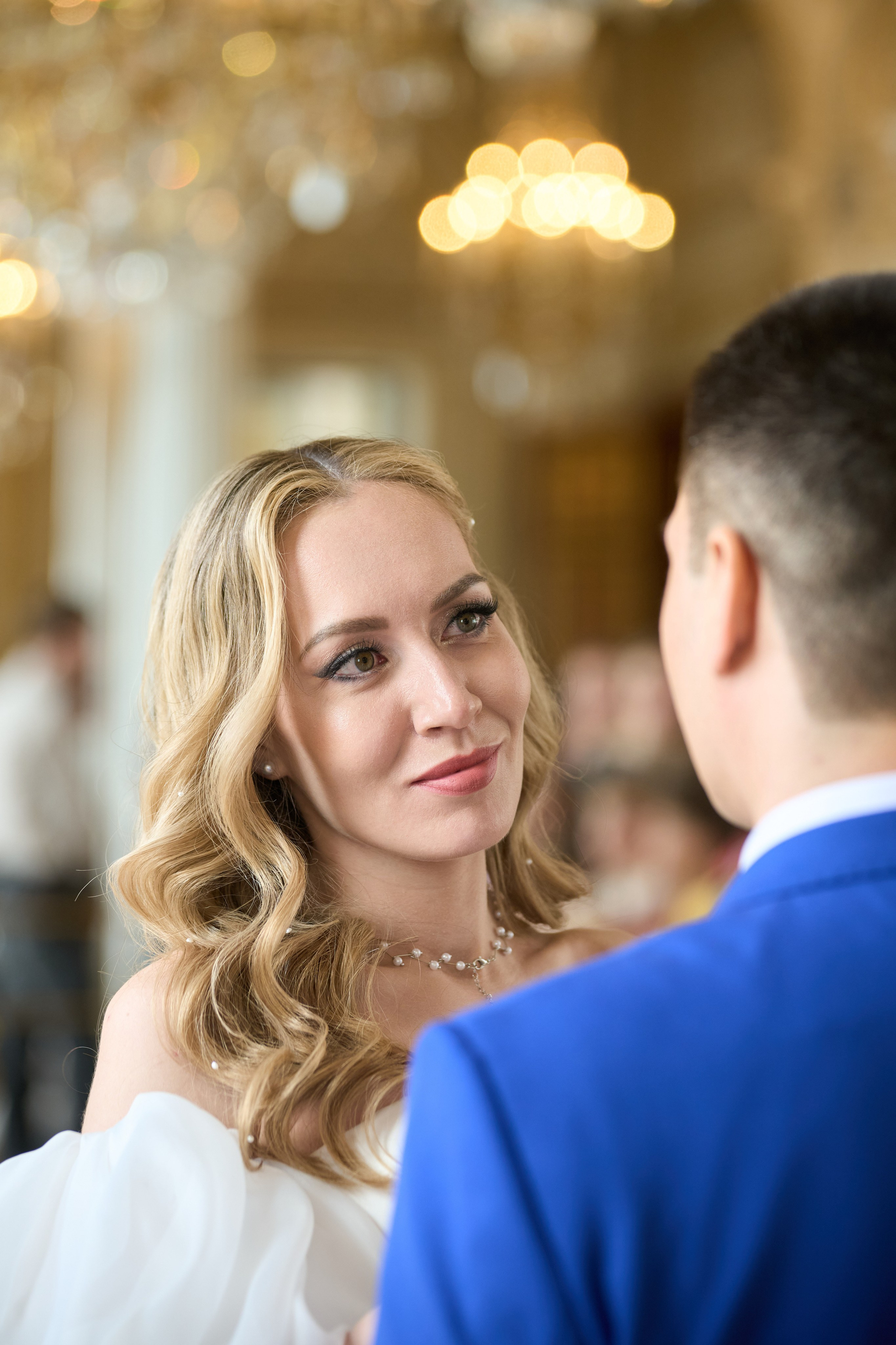 Свадебная фотосессия для пары в Эрмитаже – фотограф на свадьбу в Санкт-Петербурге