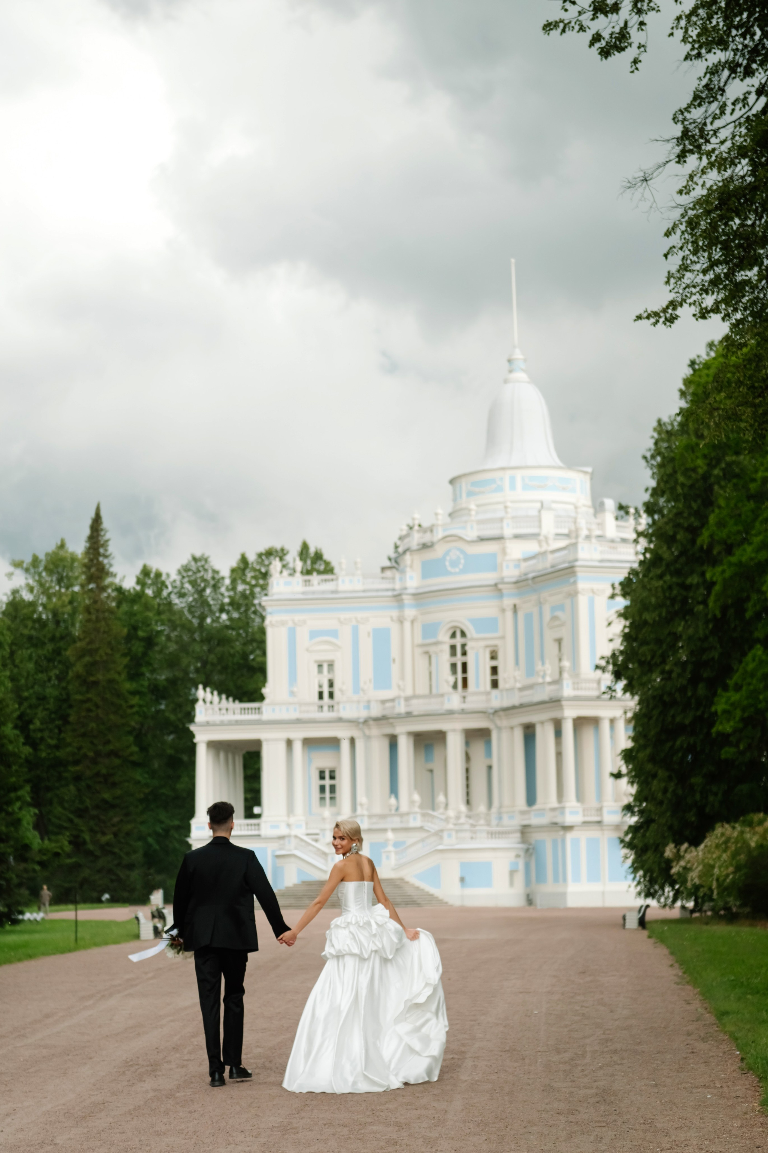 Стоимость свадебной фотосессии, фотокниги и рилса в СПб (Санкт-Петербург)