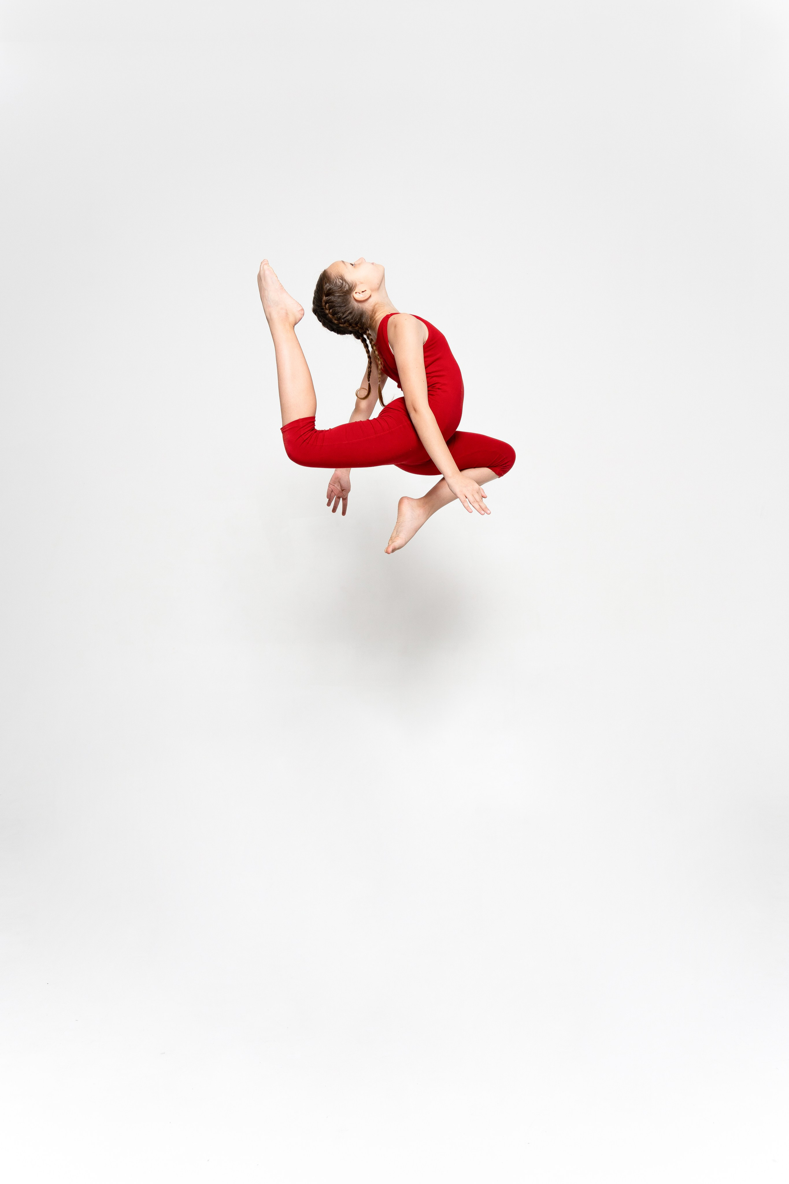 УСЛУГИ. Занимаюсь профессиональной фотографией и живу рядом с Байкалом. Работаю в разных жанрах