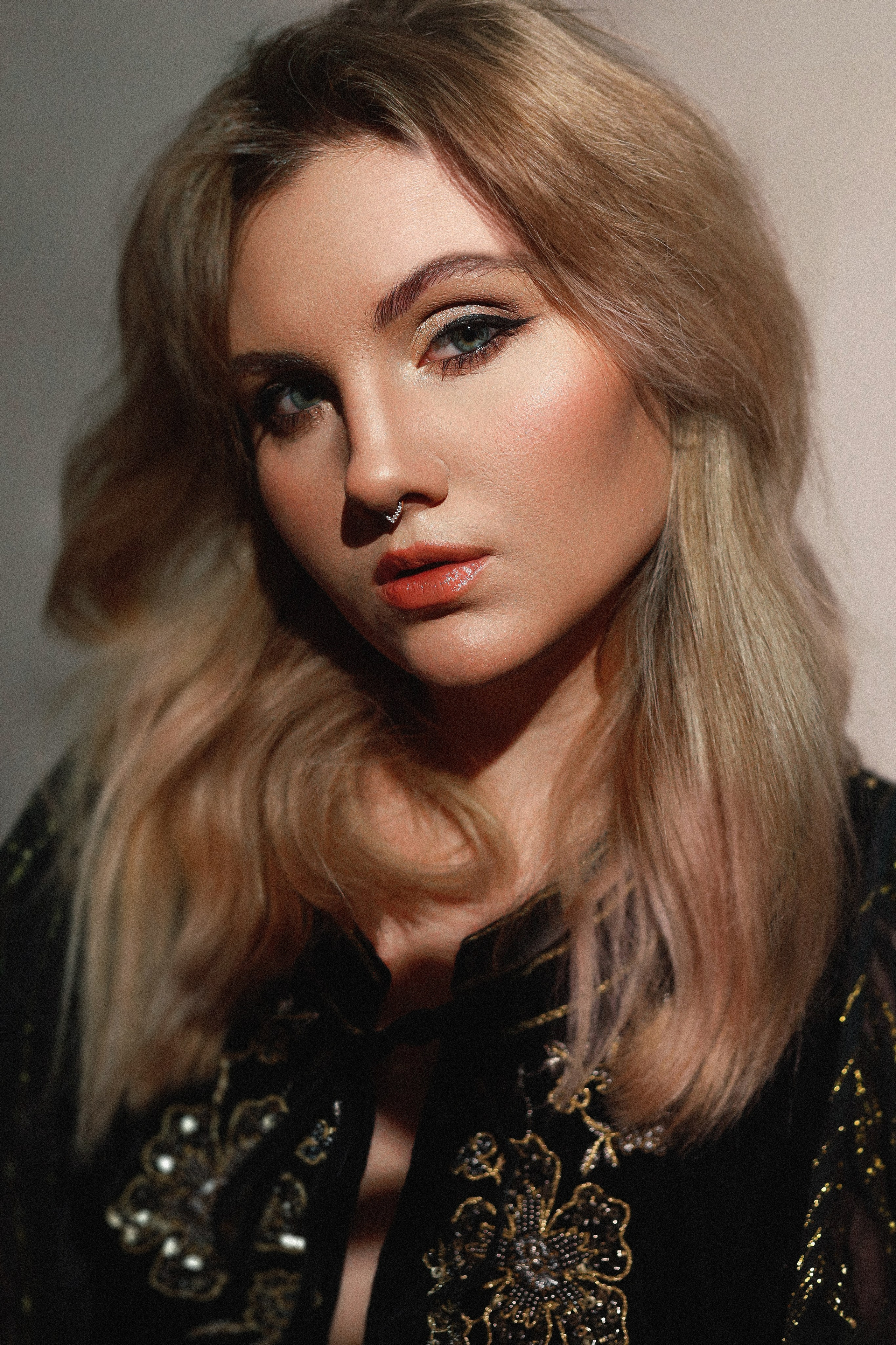 Контакты. Свадебный и портретный фотограф в Новосибирске Анастасия Рос