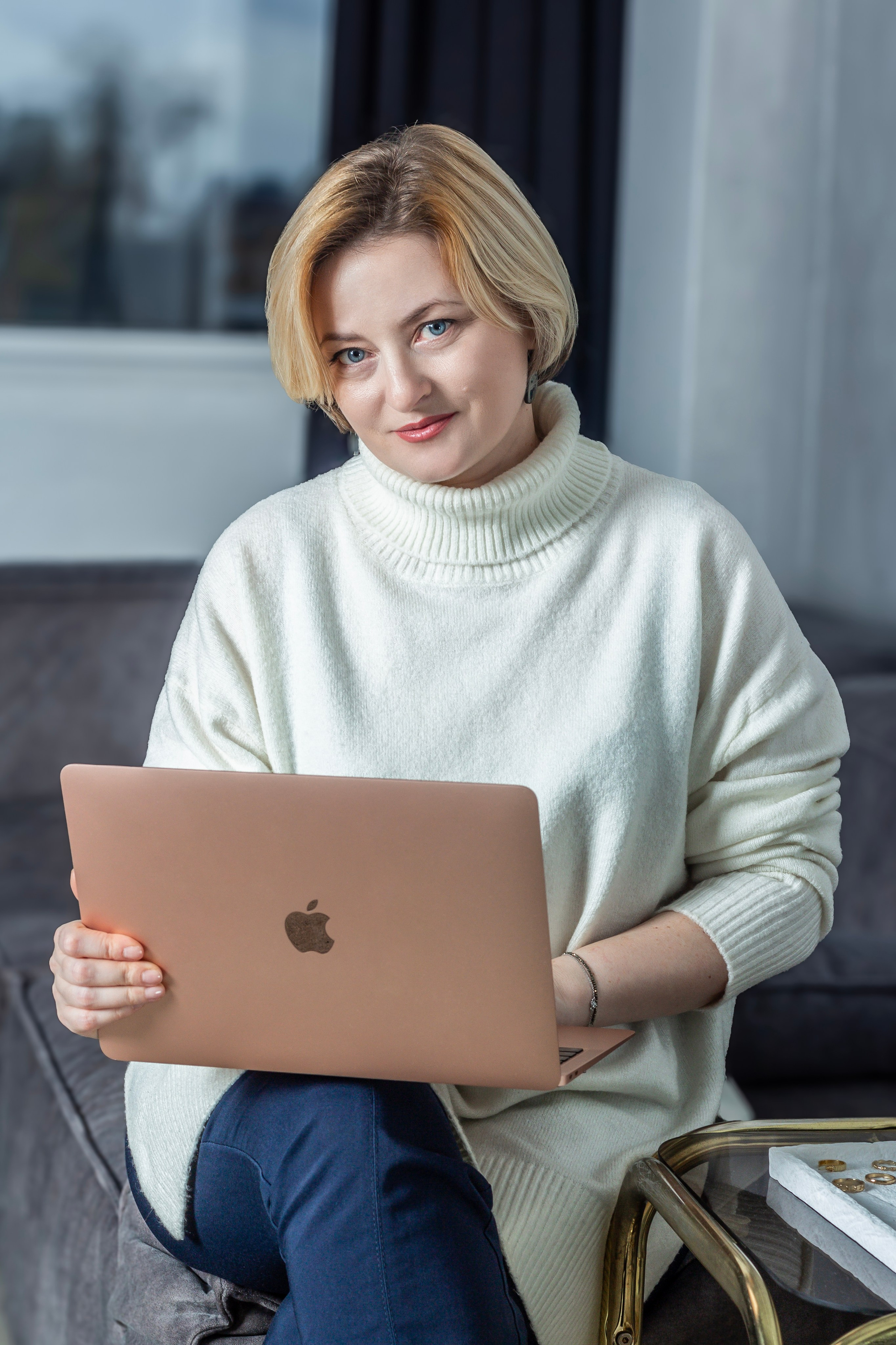 Контакты. Фотограф Минск Елена Украинец