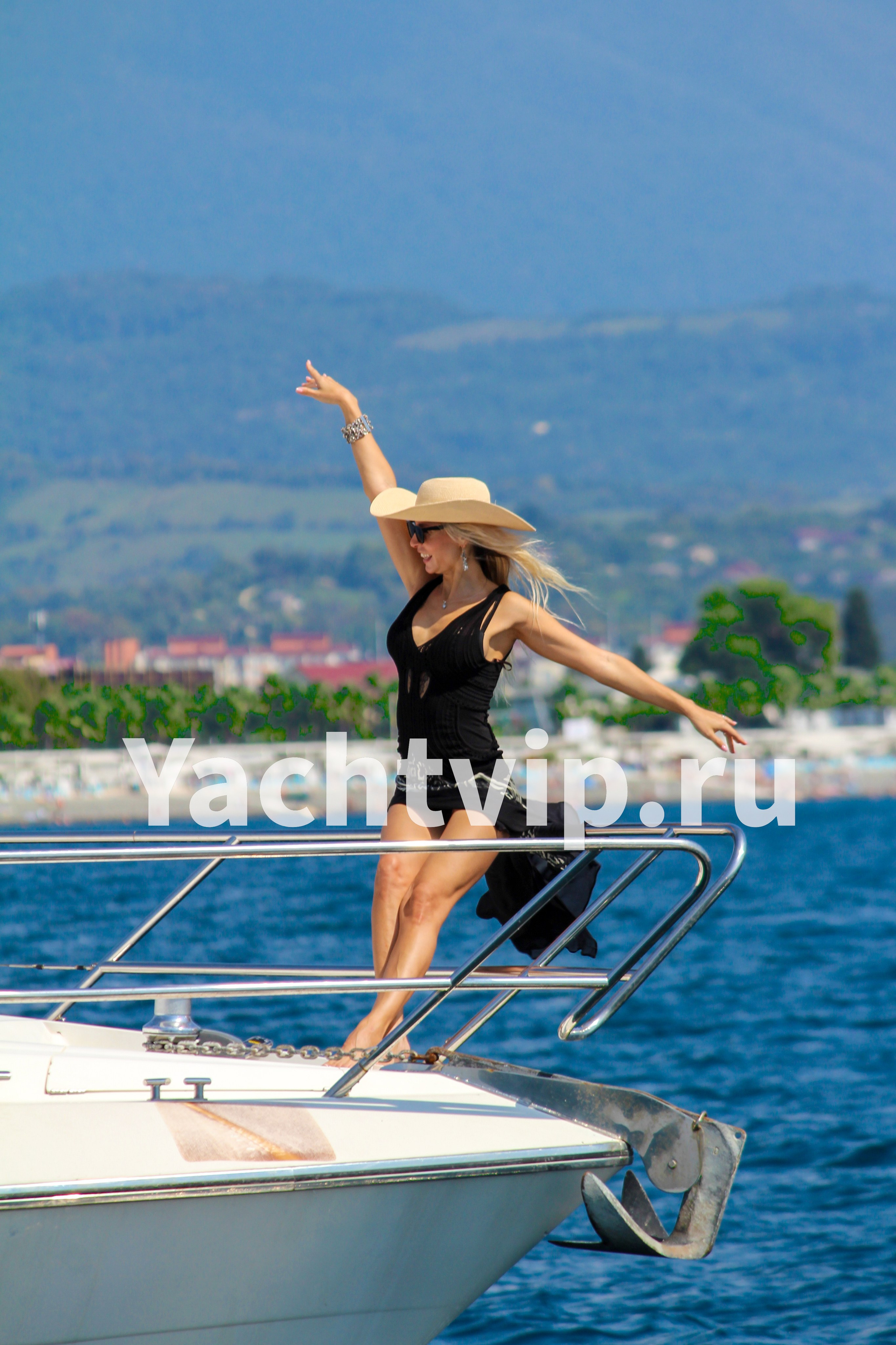 Отдых на яхте в Сочи. Аренда Яхт в Сочи от Эконом до Премиум Класса