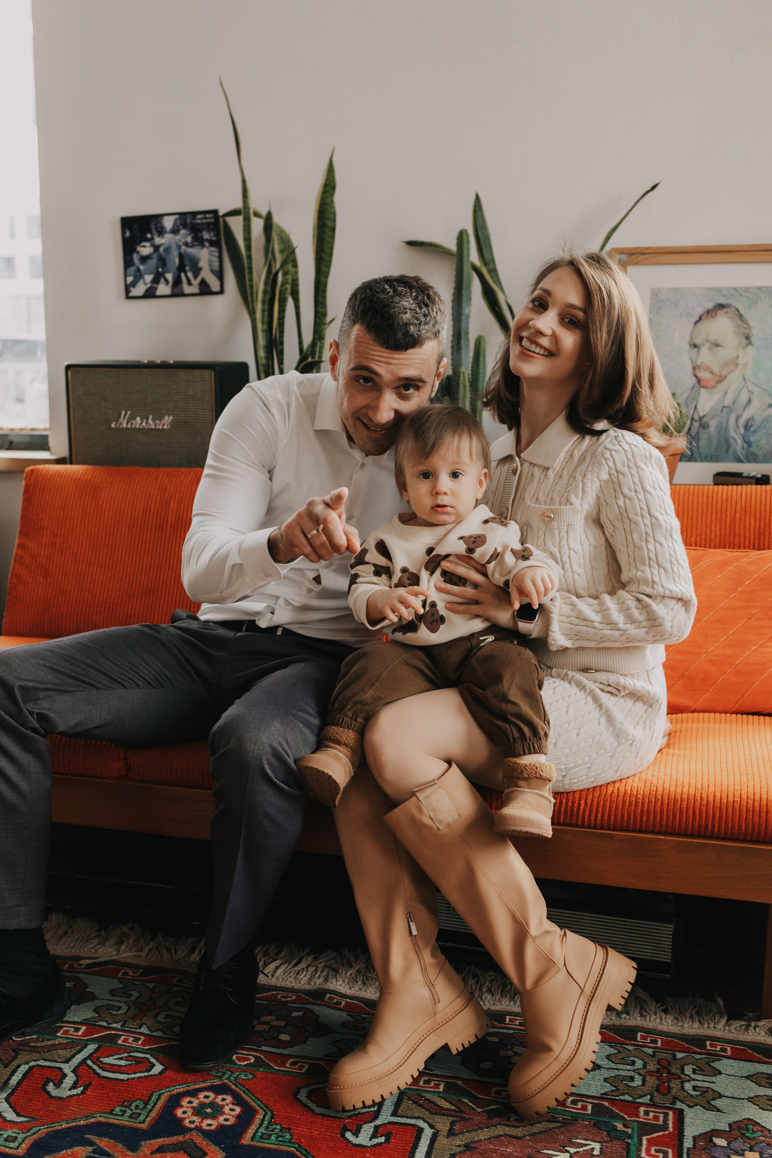 семейная фотография поза для родителей на фотосессию