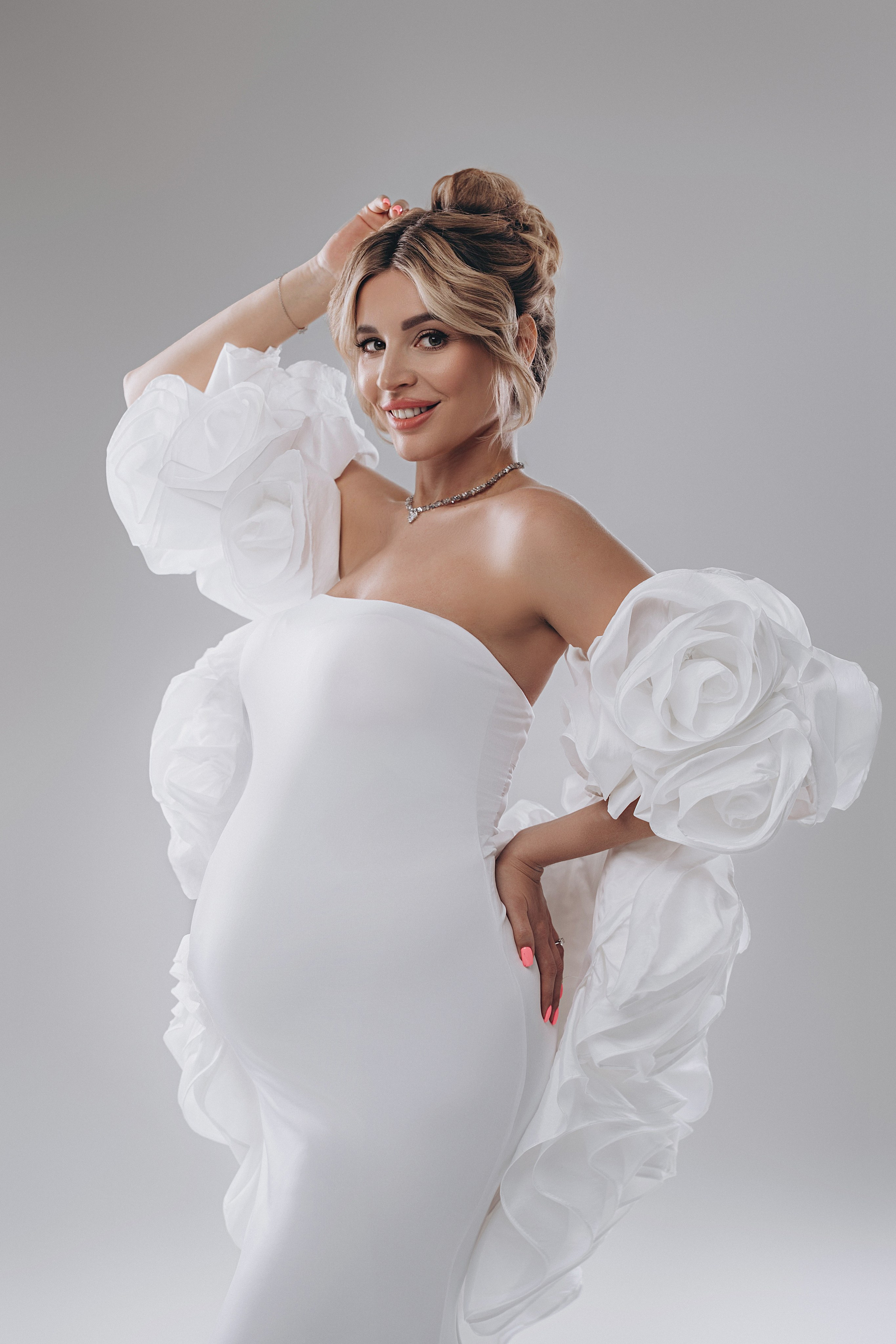 Фотосессия беременной с дочкой