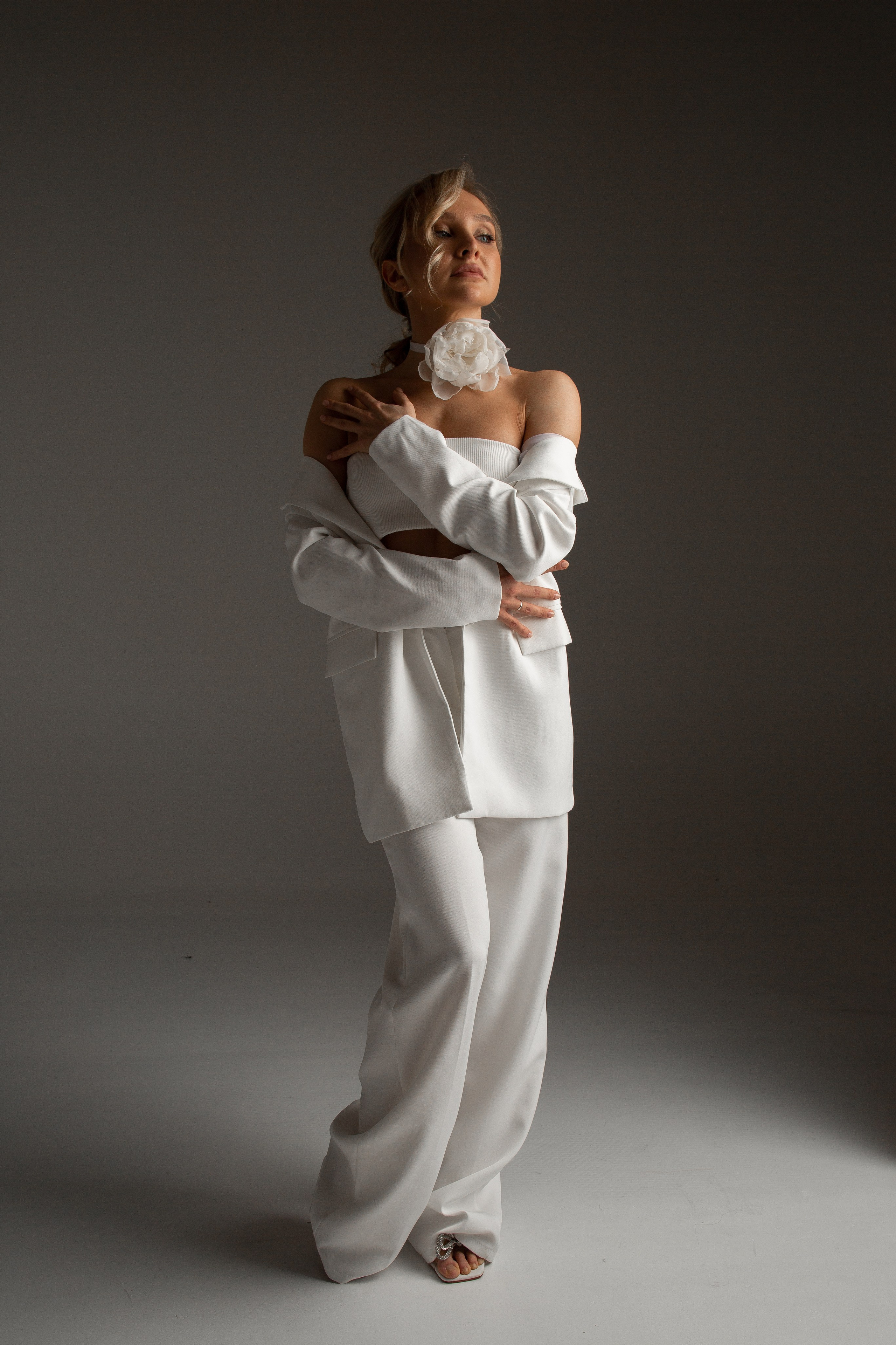 Съёмочный гардероб. Фотограф в стиле минимализм Тюмень