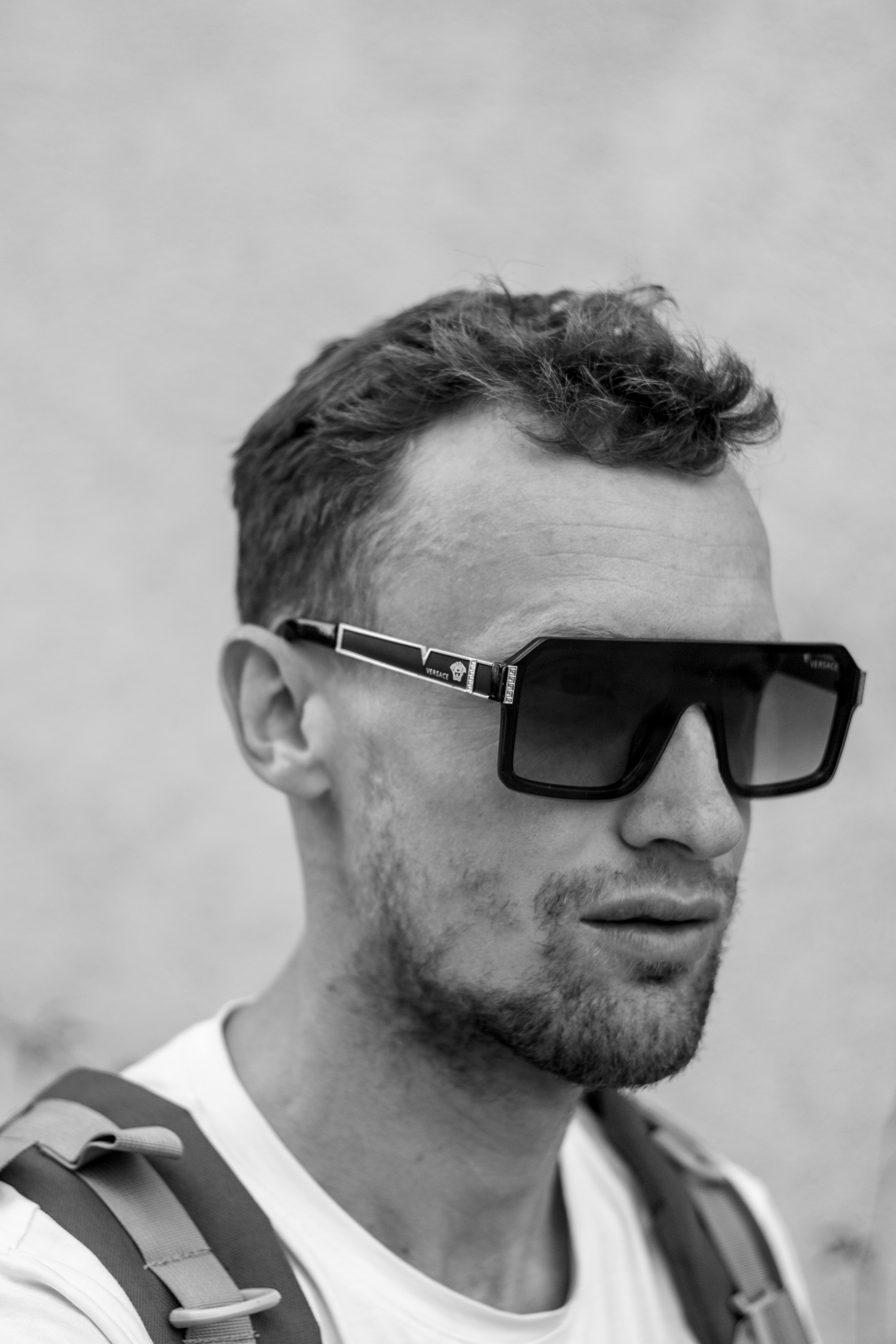 Школьный фотограф в Анапе по доступной цене Олег Зекерьяев