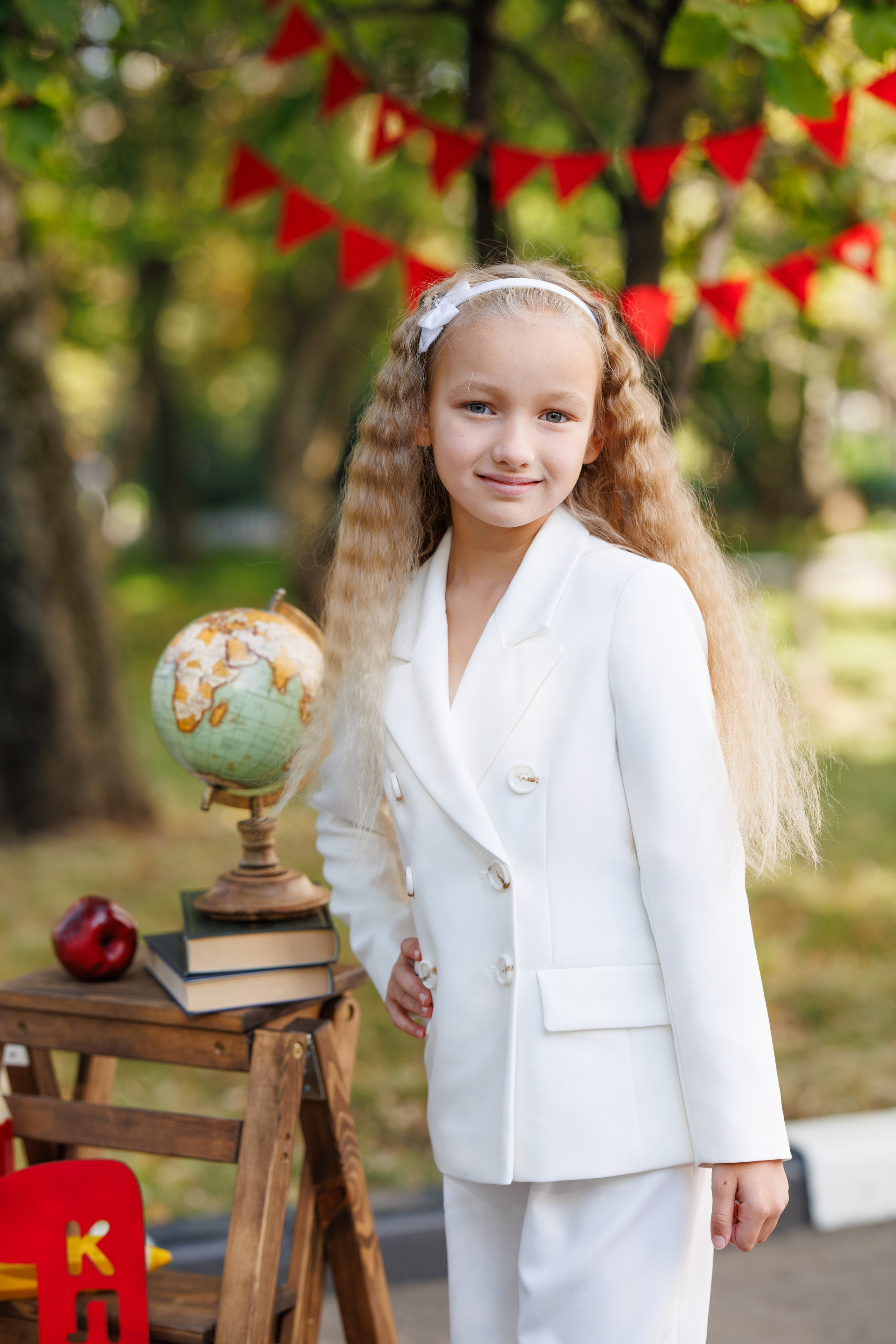 Первый раз в первый класс!. Выпускные альбомы в Москве FOTOVMESTE