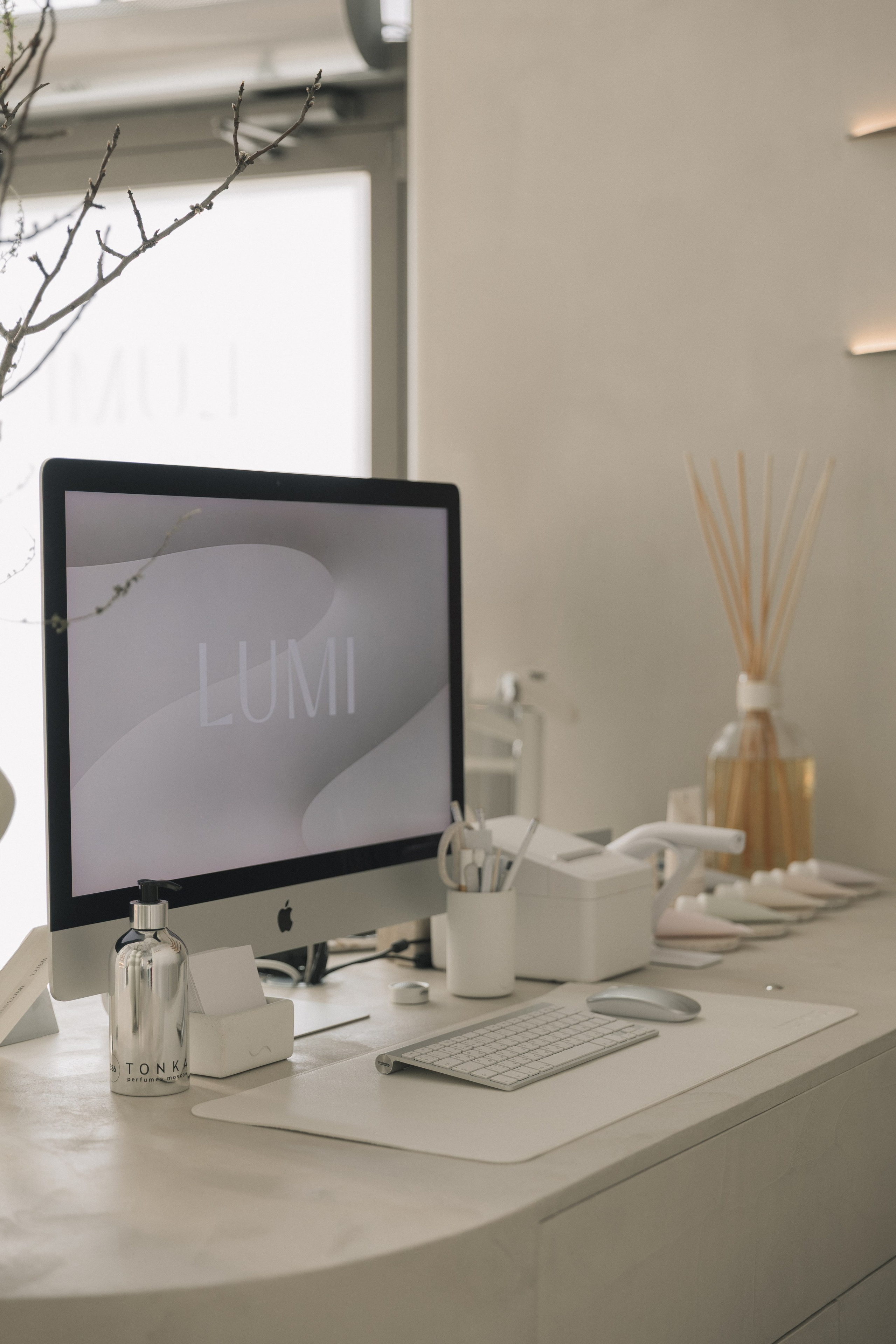 Кейс: Не просто интерьер. Ощущение. Съёмка для премиум-салона Lumi. Кристина Бирон — контент-креатор: Reels, фото/видео для бизнеса в СПб и Москве + AI-контент по РФ