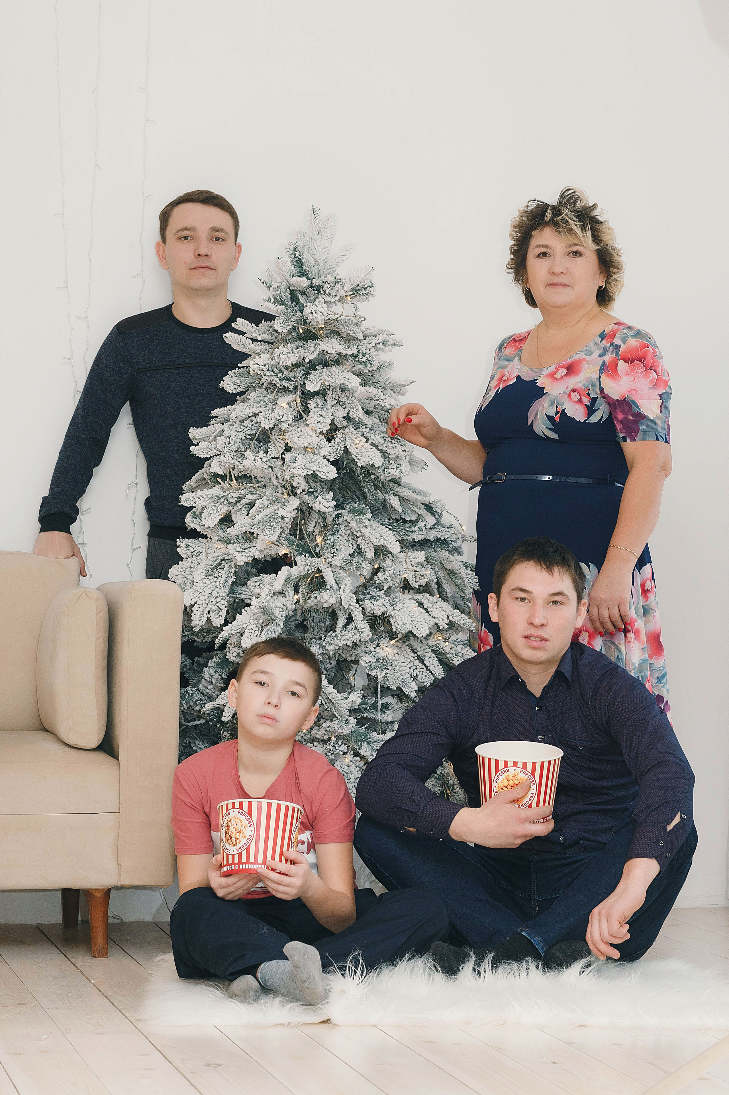 Новогодняя фотосессия в Чебоксарах — семейная и репортражная. Портретный и репортажный фотограф в Чебоксарах Андриян Чаркин