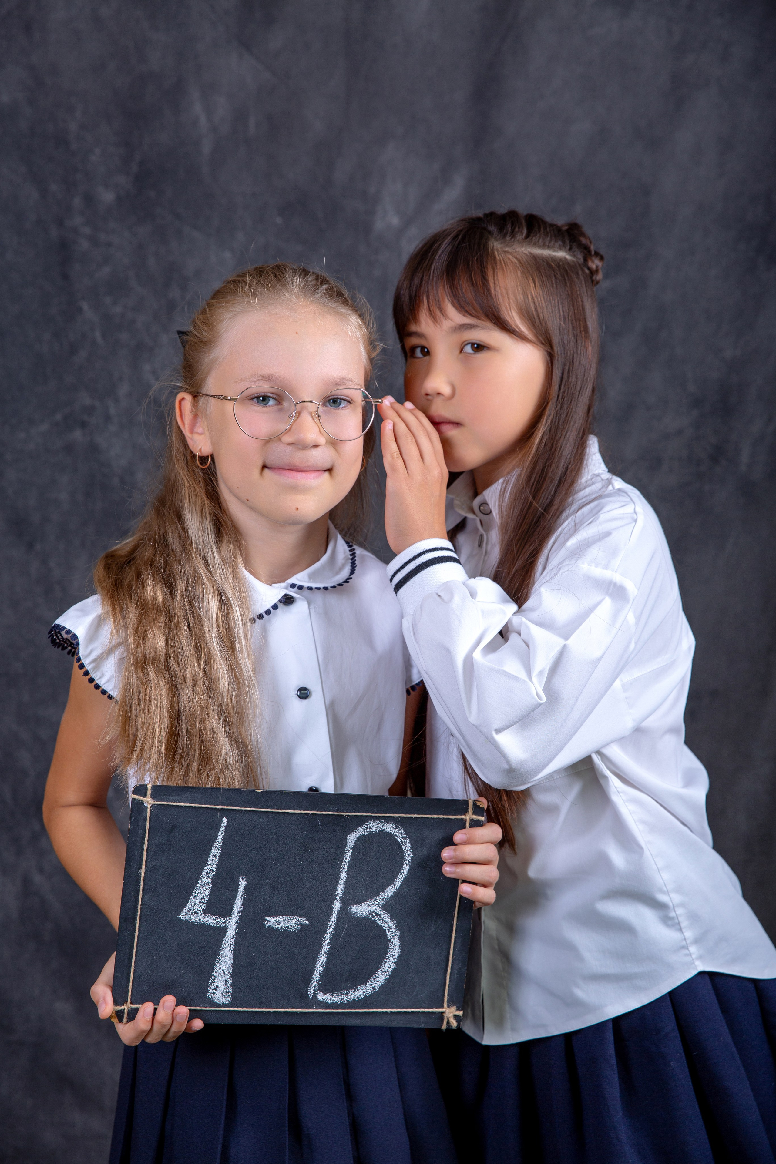 Цена на выпускные альбомы 4 класса. Выпускной альбом в Москве и Домодедово Вышка Школьный фотограф