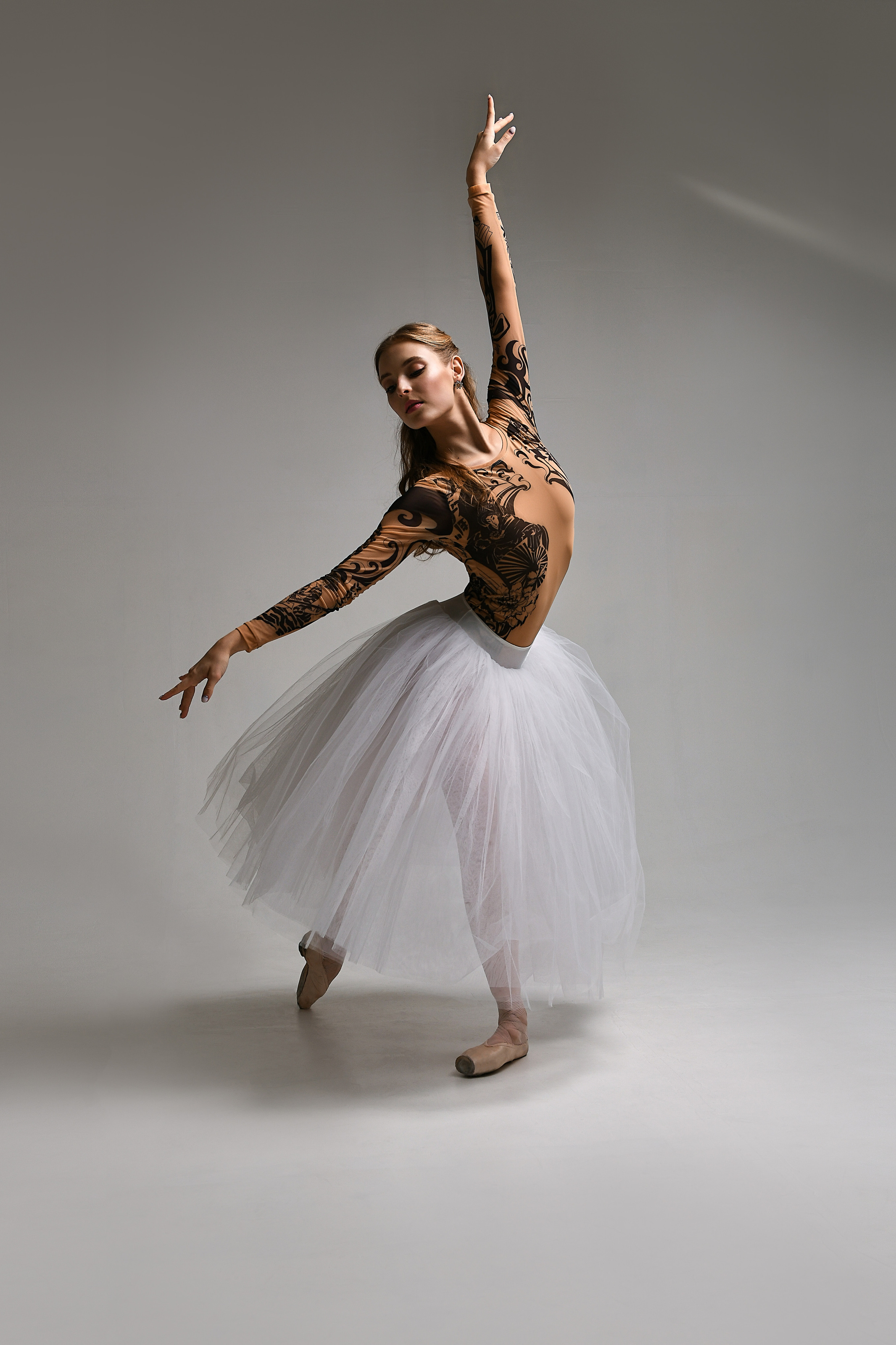 Фотограф Воронеж Елена Николайчик. Портретный фотограф, имиджевая фотосессия, контент, контентная фотосессия, студийная фотосессия, фотопрогулка. Обучение фотографии, обучение ретуши. Воронеж. Балет, балерина. Красивые кадры про вас.