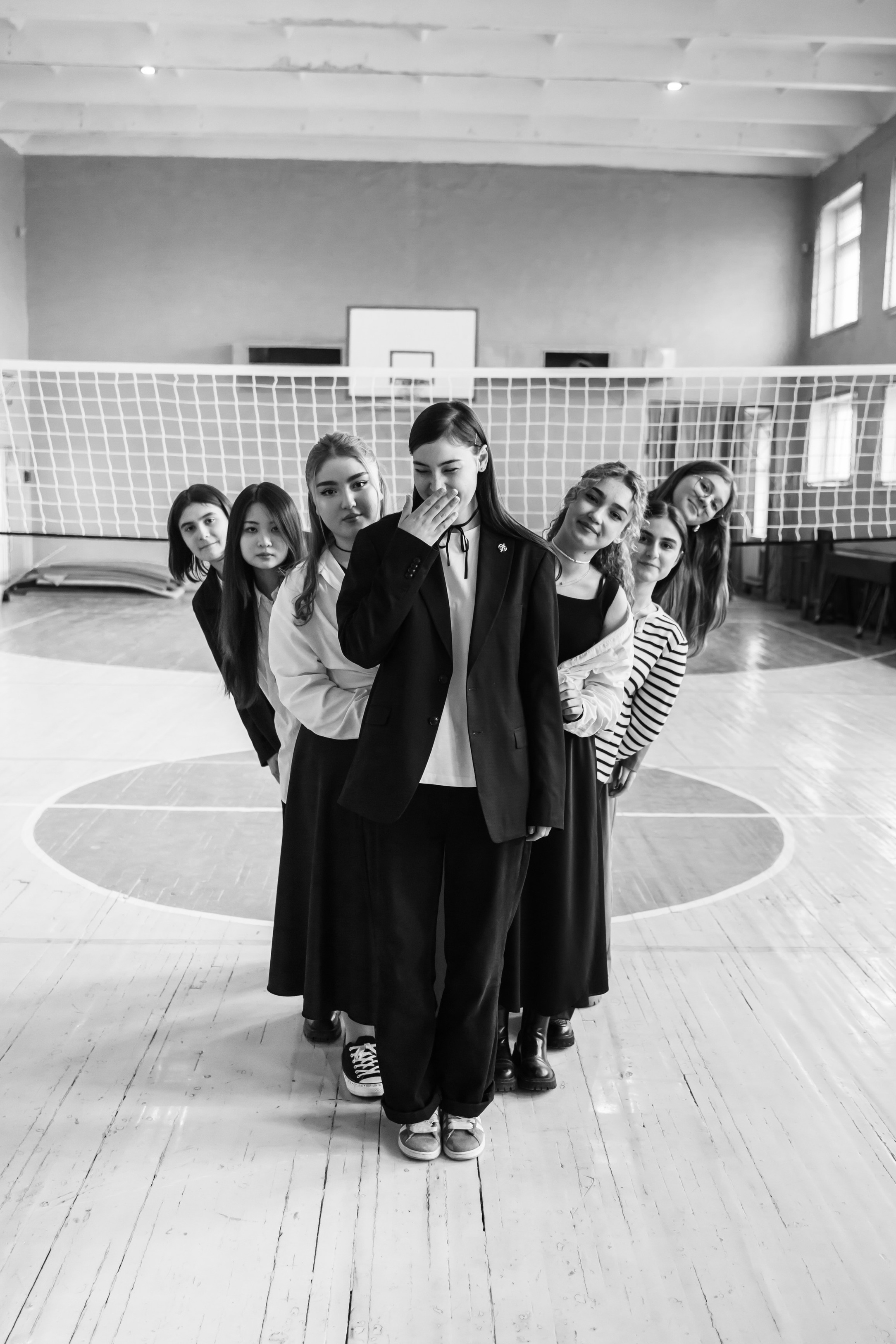 Сколько стоит выпускной альбом в Нальчике в 2026 и 2027 — цены от 2500. Фотограф Инна Абакарова|Выпускные альбомы и фотосессии в Нальчике