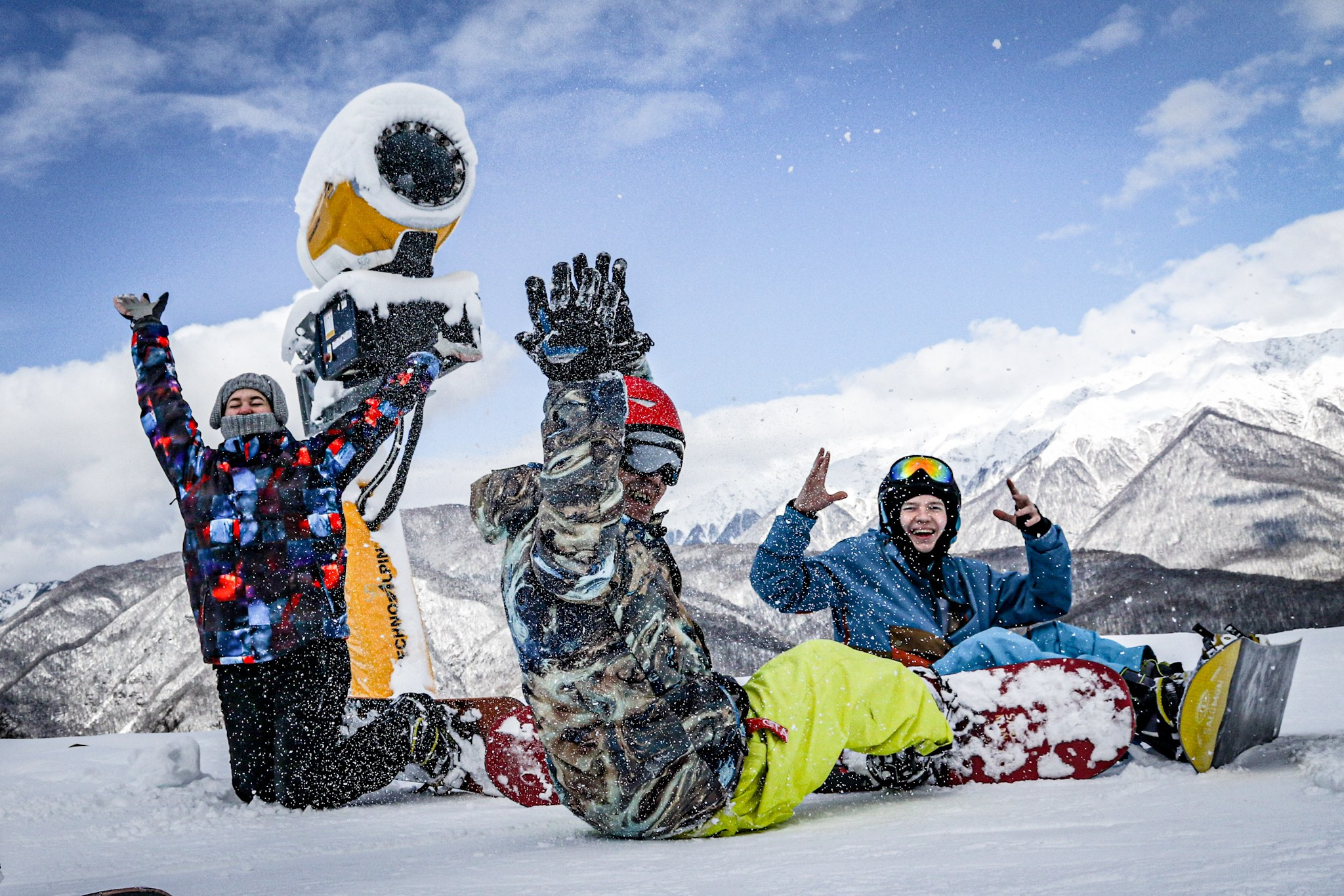 Контакты. Инструктор по сноуборду и горным лыжам в красной поляне
