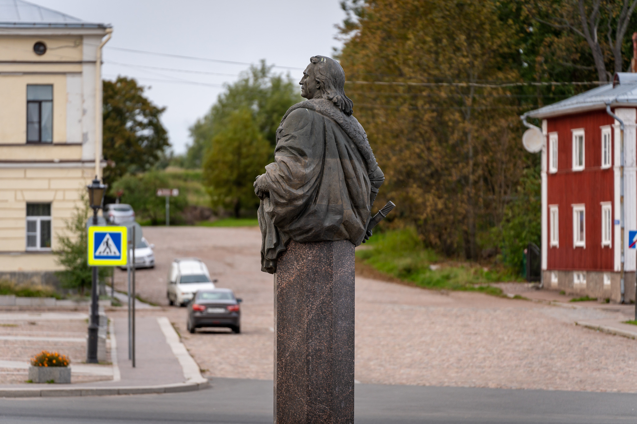 Памятник Апраксину в Выборге