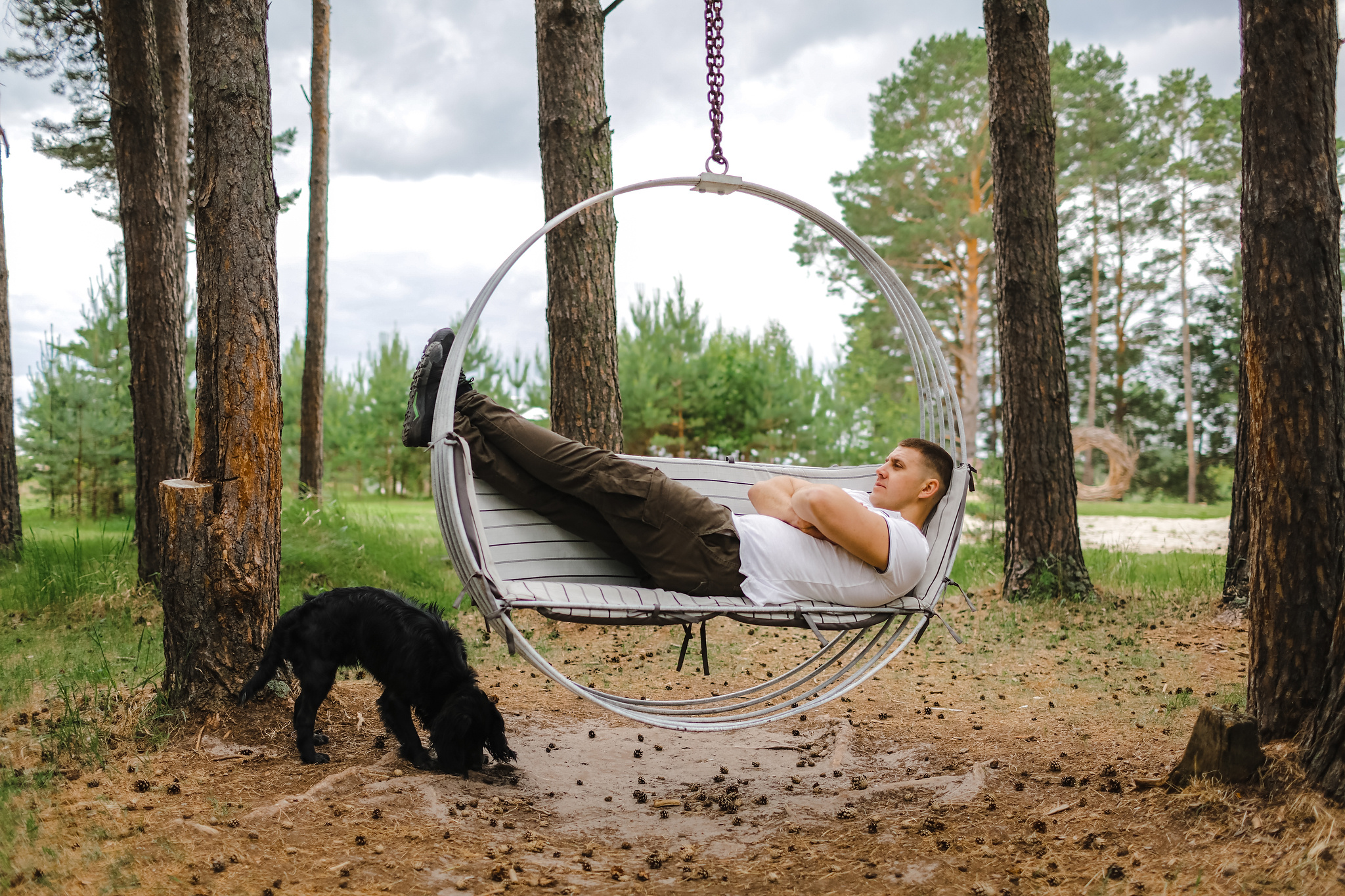 Катя и Вова. Органичность, спаниель и телефонная будка. Фотограф Антон Никандров