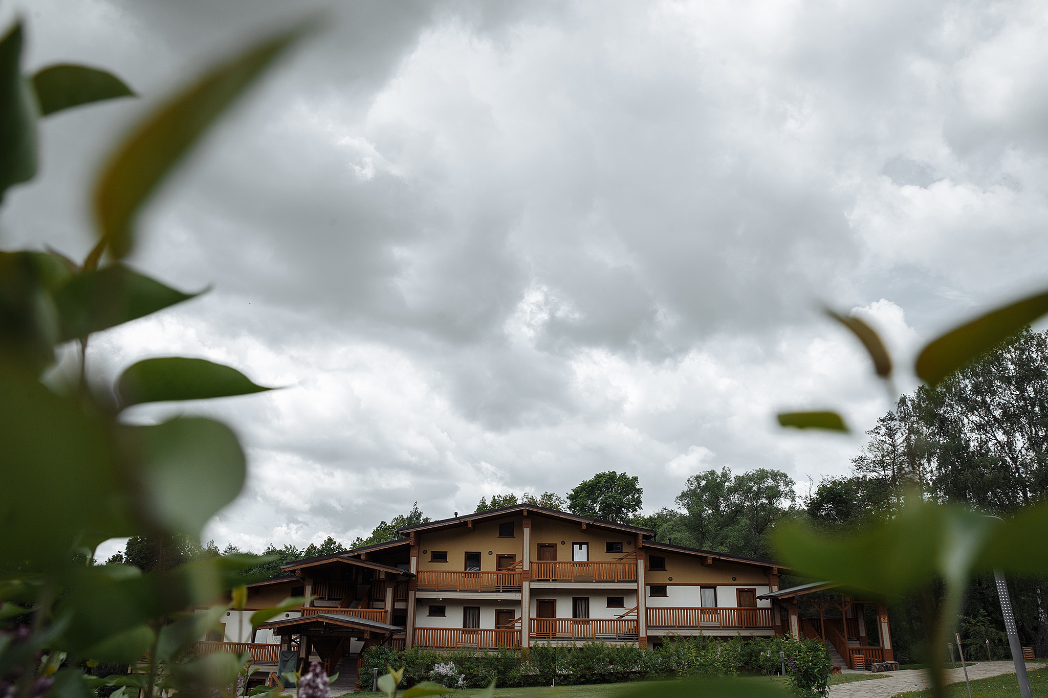 Невеста была прекрасная, погода была ужасная. Фотограф Игорь Цаплин