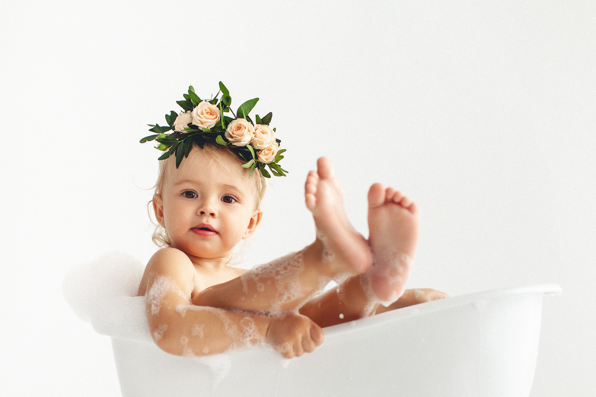 Сонечка и цветочки. Детский фотограф в Самаре