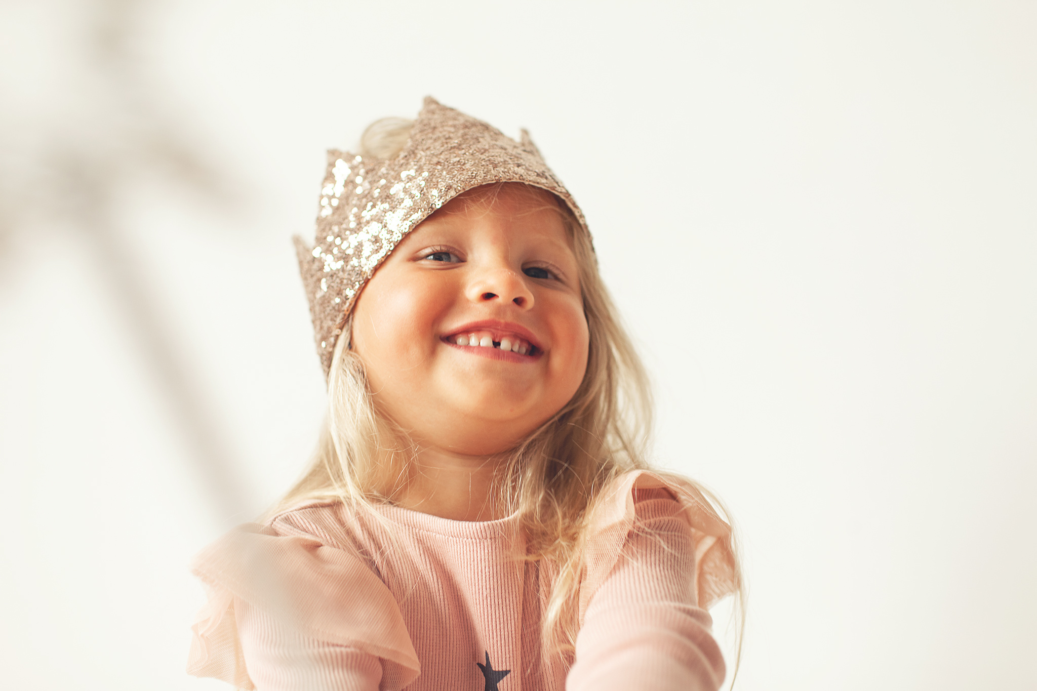 Семейная фотосессия в студии брата и сестры. Детский фотограф в Самаре