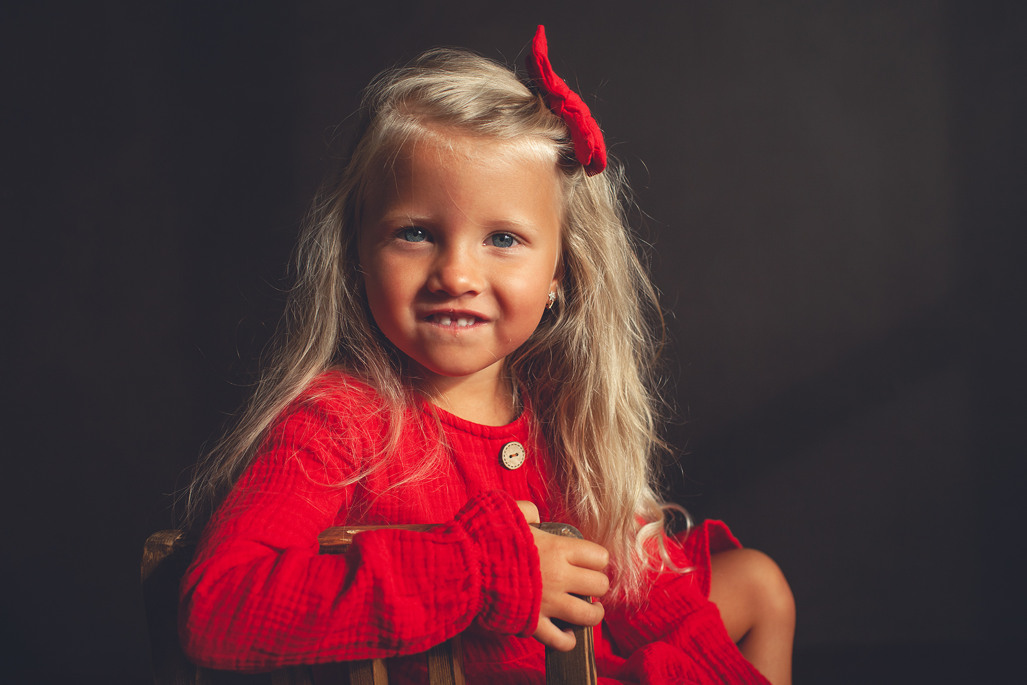 Семейная фотосессия в студии брата и сестры. Детский фотограф в Самаре