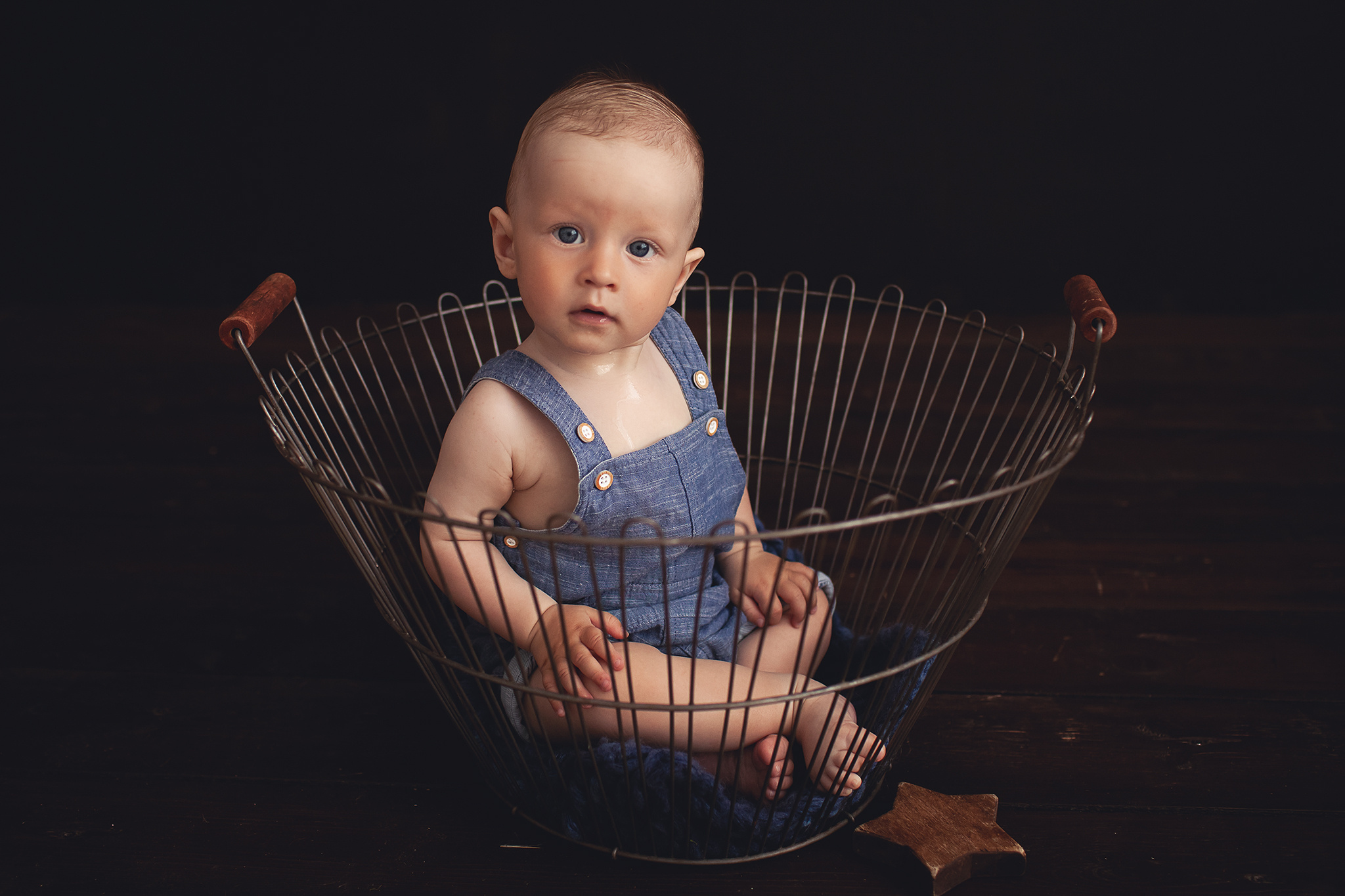 В этой статье я расскажу как проходит фотосъёмка малыша 6 месяцев. Детский фотограф в Самаре