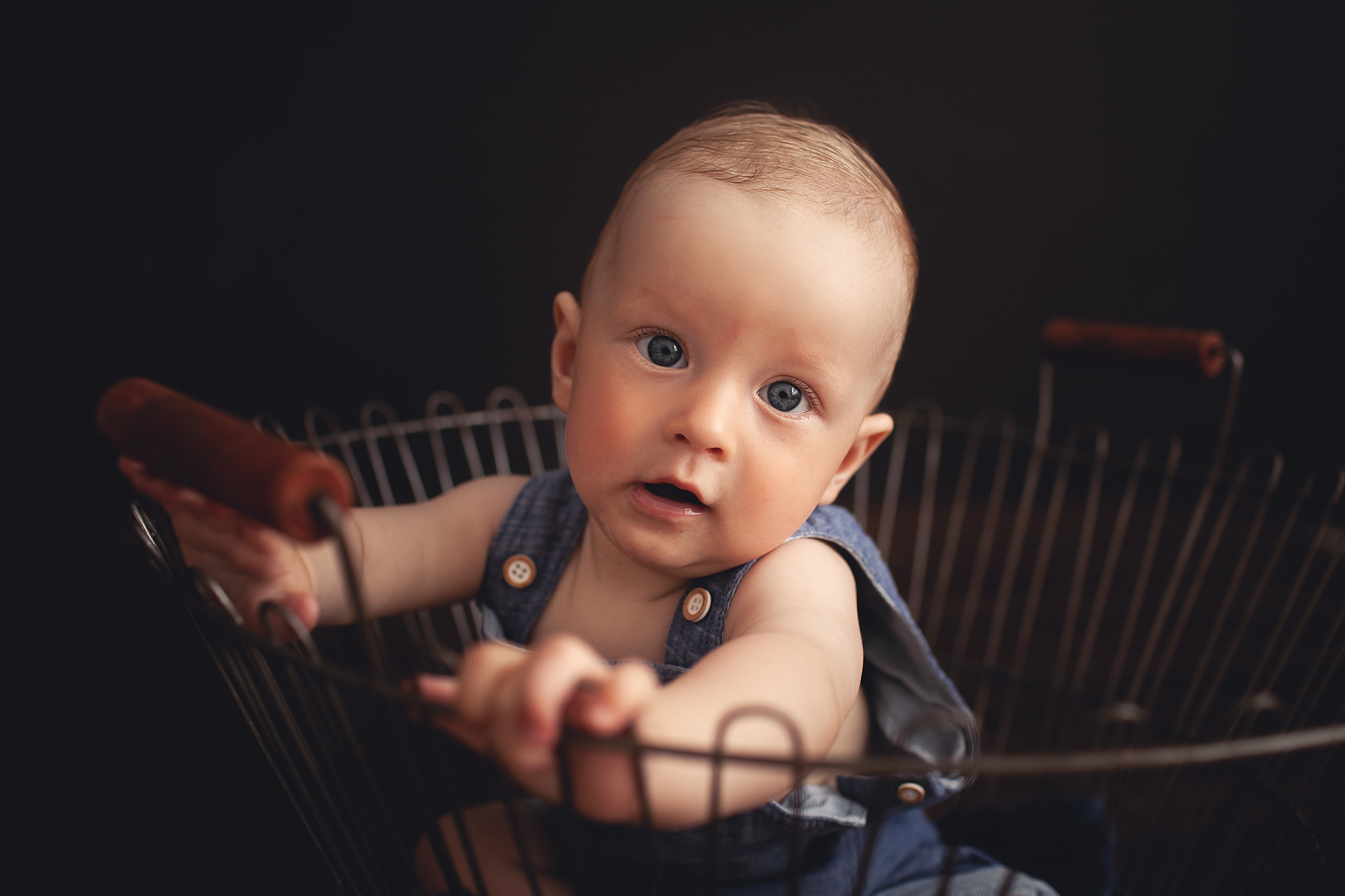 В этой статье я расскажу как проходит фотосъёмка малыша 6 месяцев. Детский фотограф в Самаре