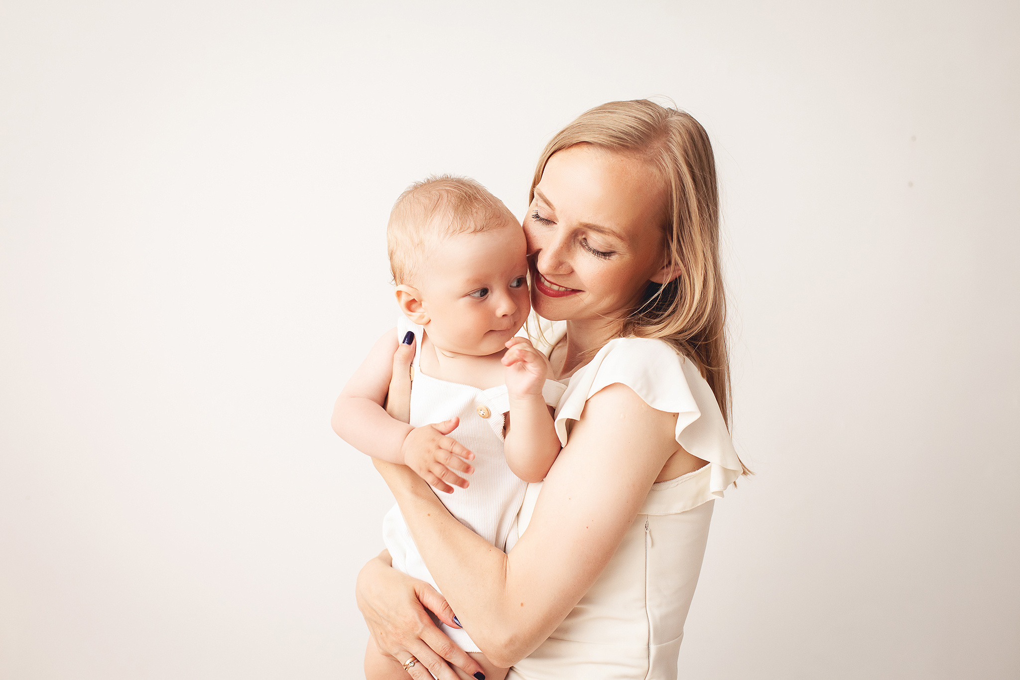 В этой статье я расскажу как проходит фотосъёмка малыша 6 месяцев. Детский фотограф в Самаре