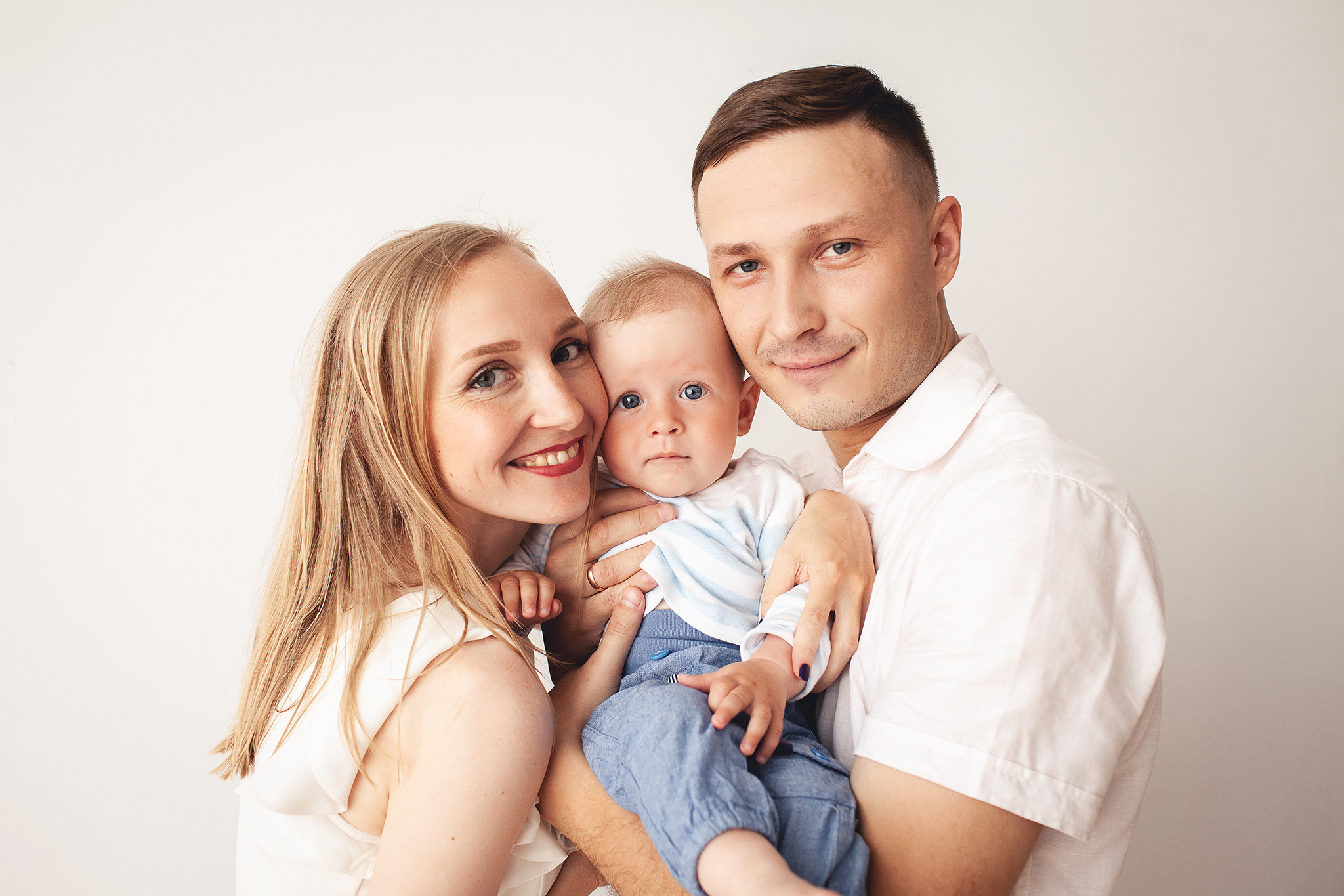 В этой статье я расскажу как проходит фотосъёмка малыша 6 месяцев. Детский фотограф в Самаре