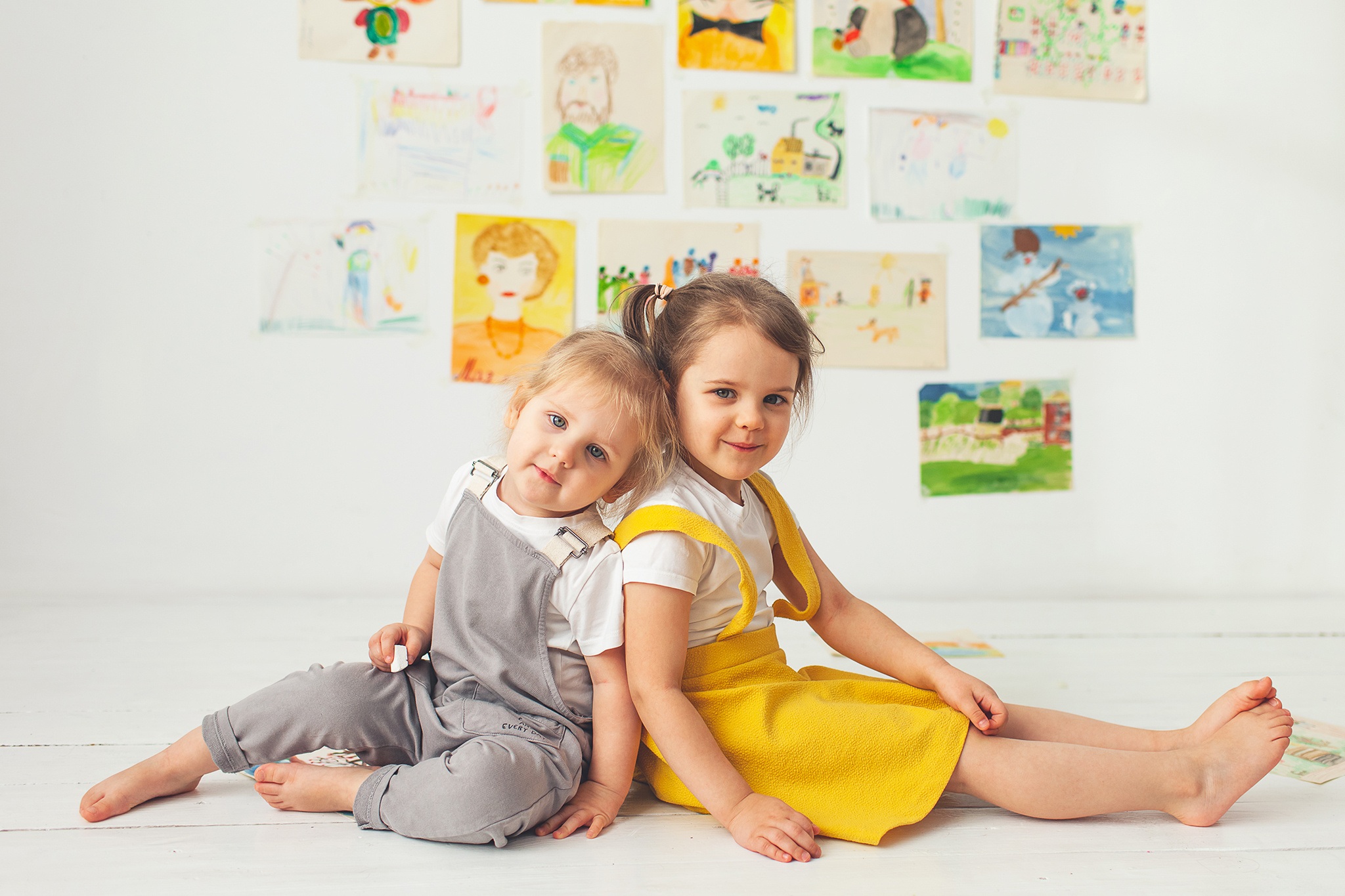 Эти рисунки принесла мама Маши и Сони. Часть из них нарисована старшен. Детский фотограф в Самаре