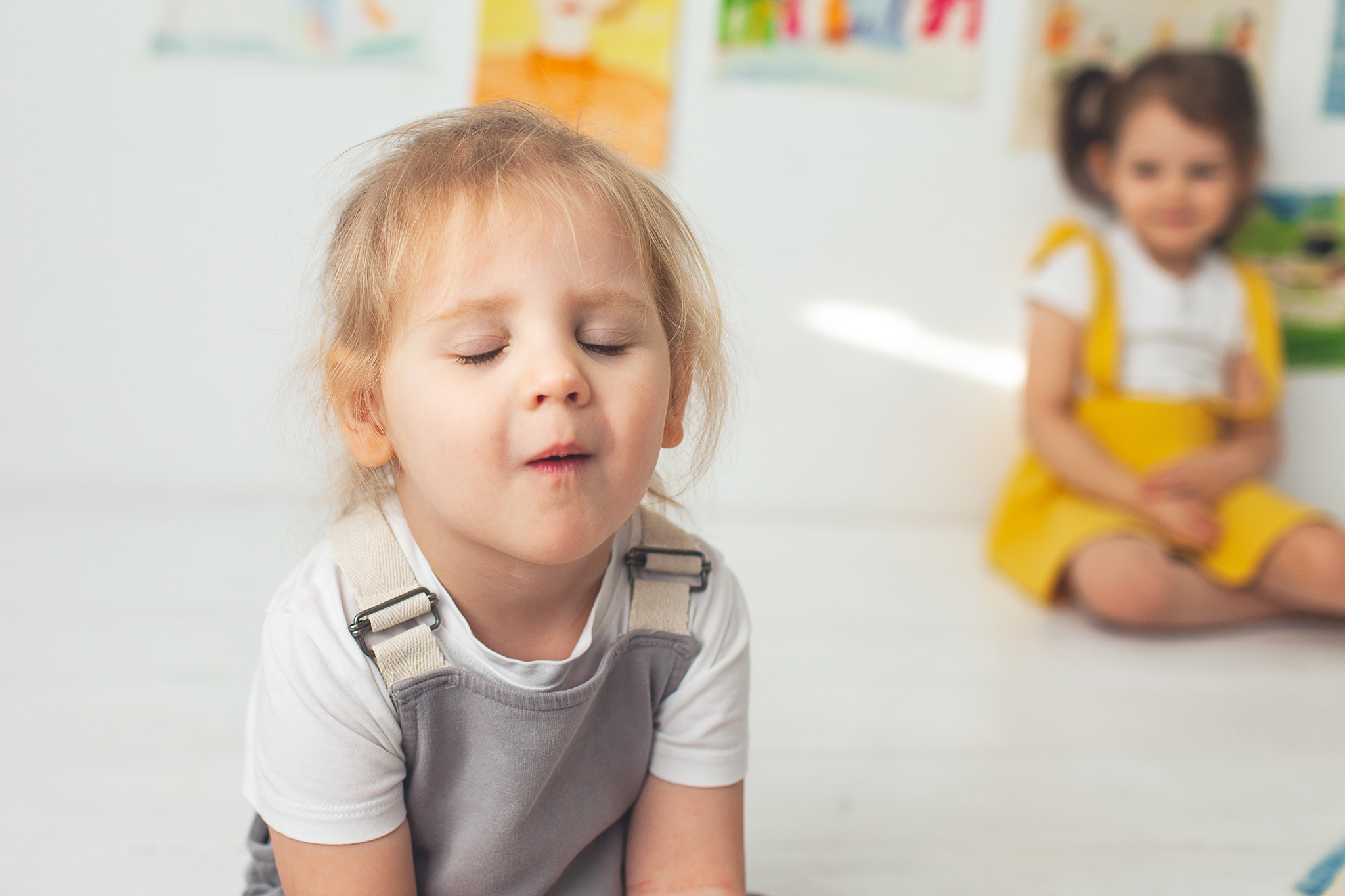Эти рисунки принесла мама Маши и Сони. Часть из них нарисована старшен. Детский фотограф в Самаре