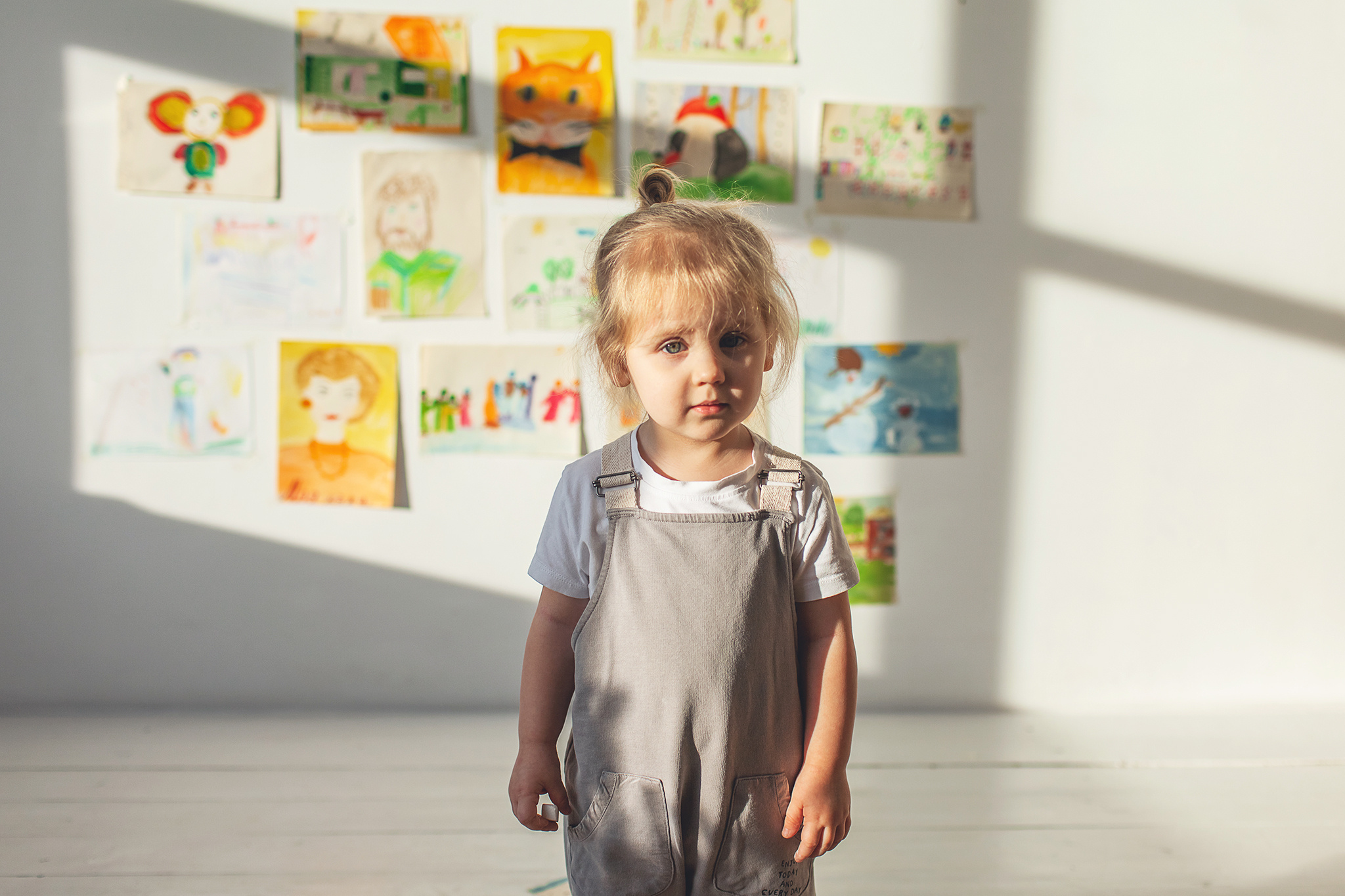 Эти рисунки принесла мама Маши и Сони. Часть из них нарисована старшен. Детский фотограф в Самаре