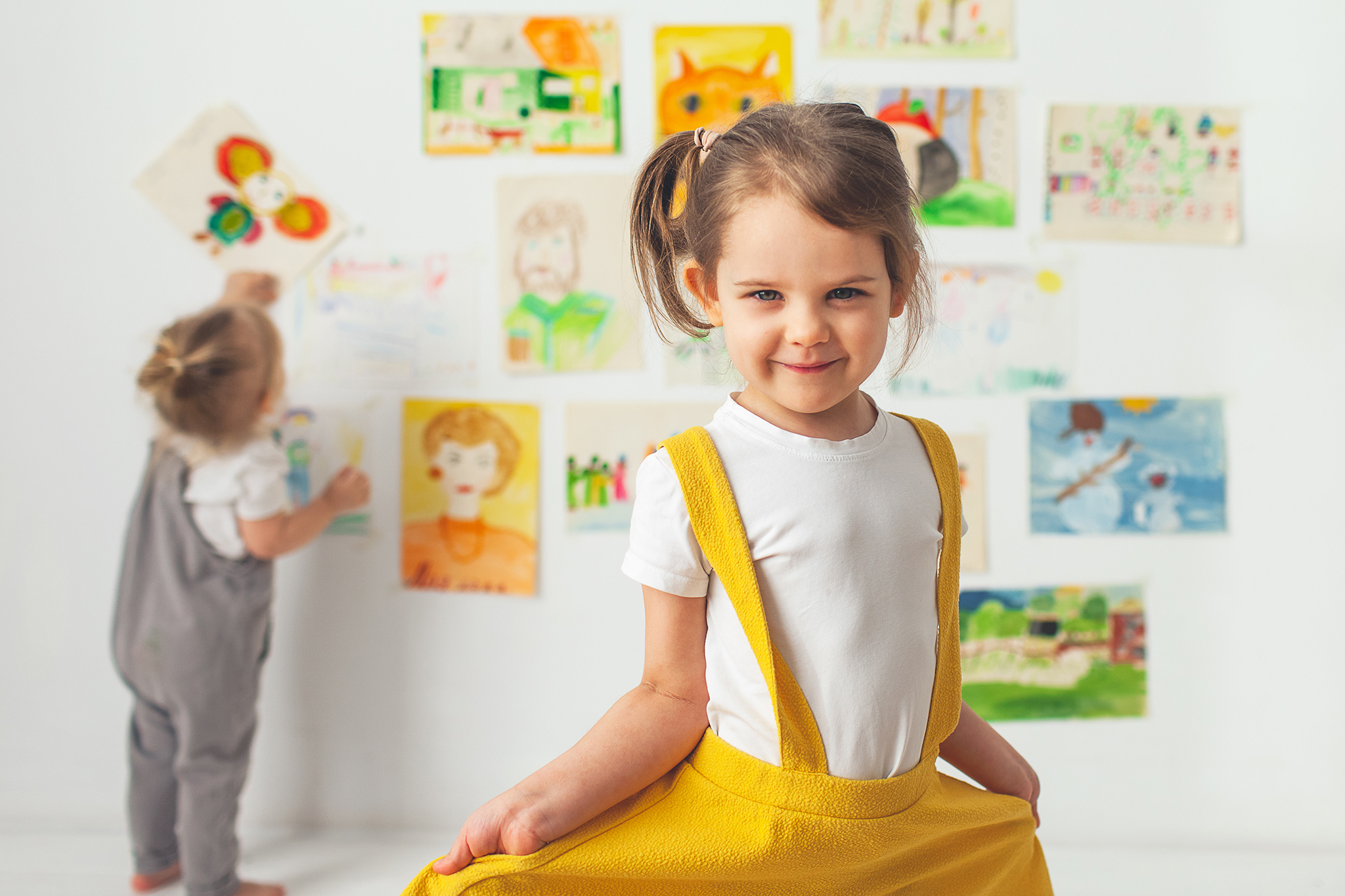 Эти рисунки принесла мама Маши и Сони. Часть из них нарисована старшен. Детский фотограф в Самаре