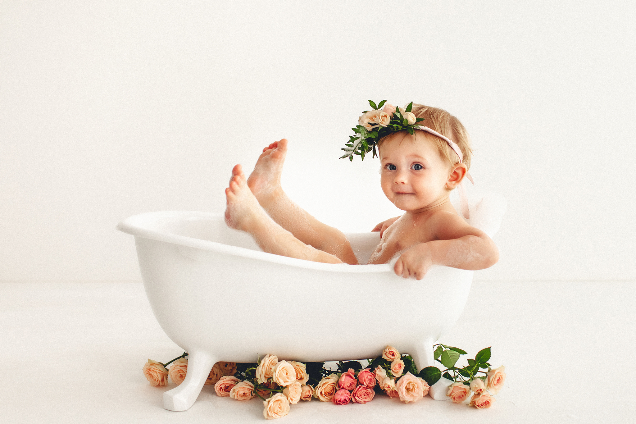 Цветочная ванна для Агаты. Детский фотограф в Самаре