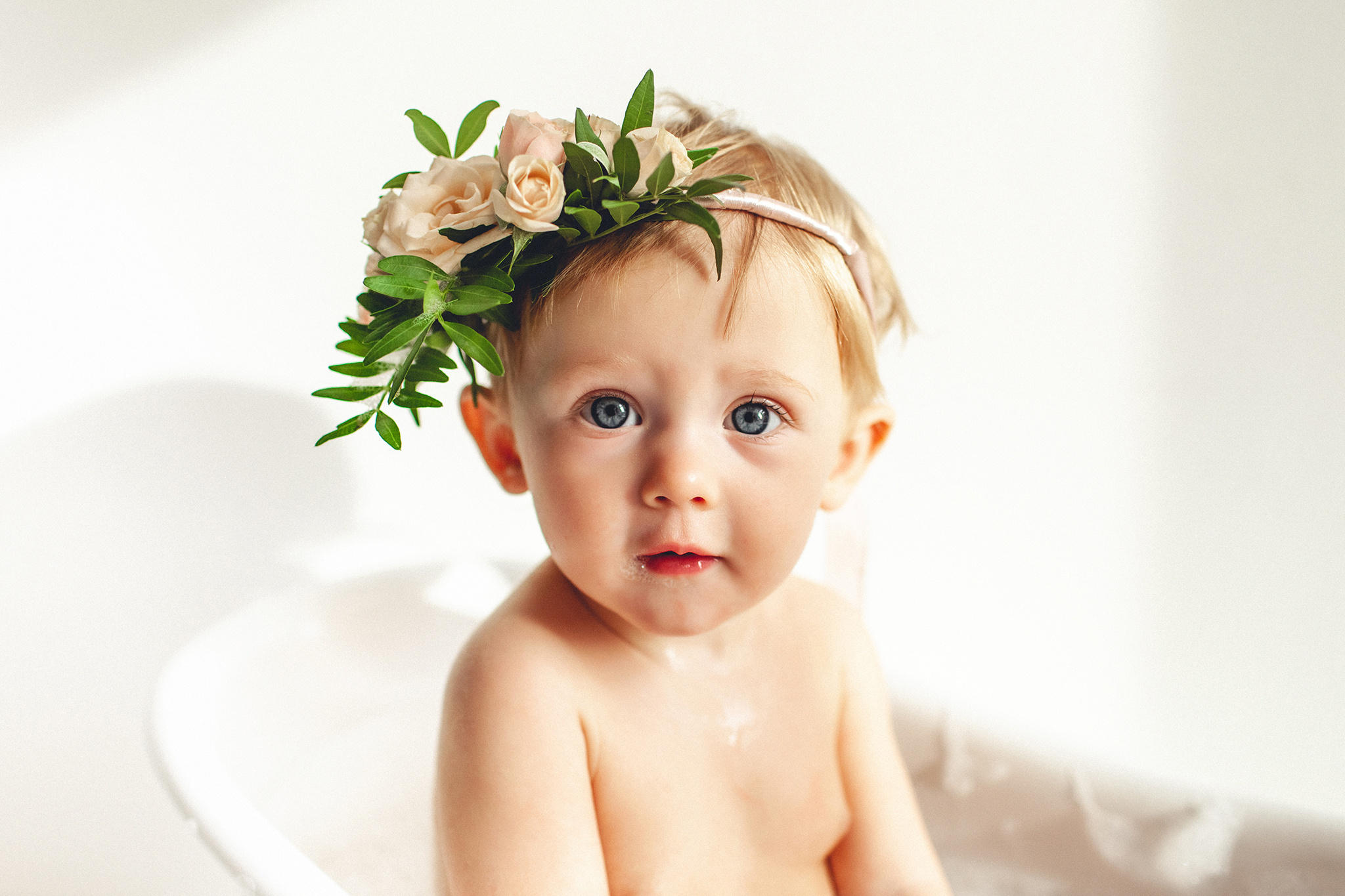 Цветочная ванна для Агаты. Детский фотограф в Самаре