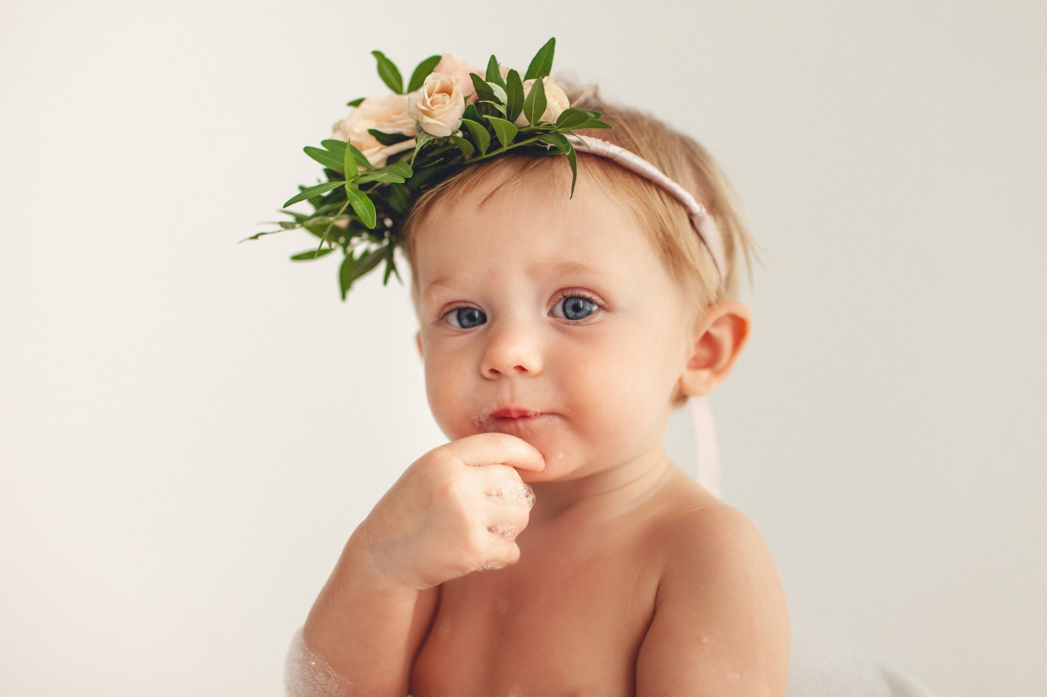 Цветочная ванна для Агаты. Детский фотограф в Самаре