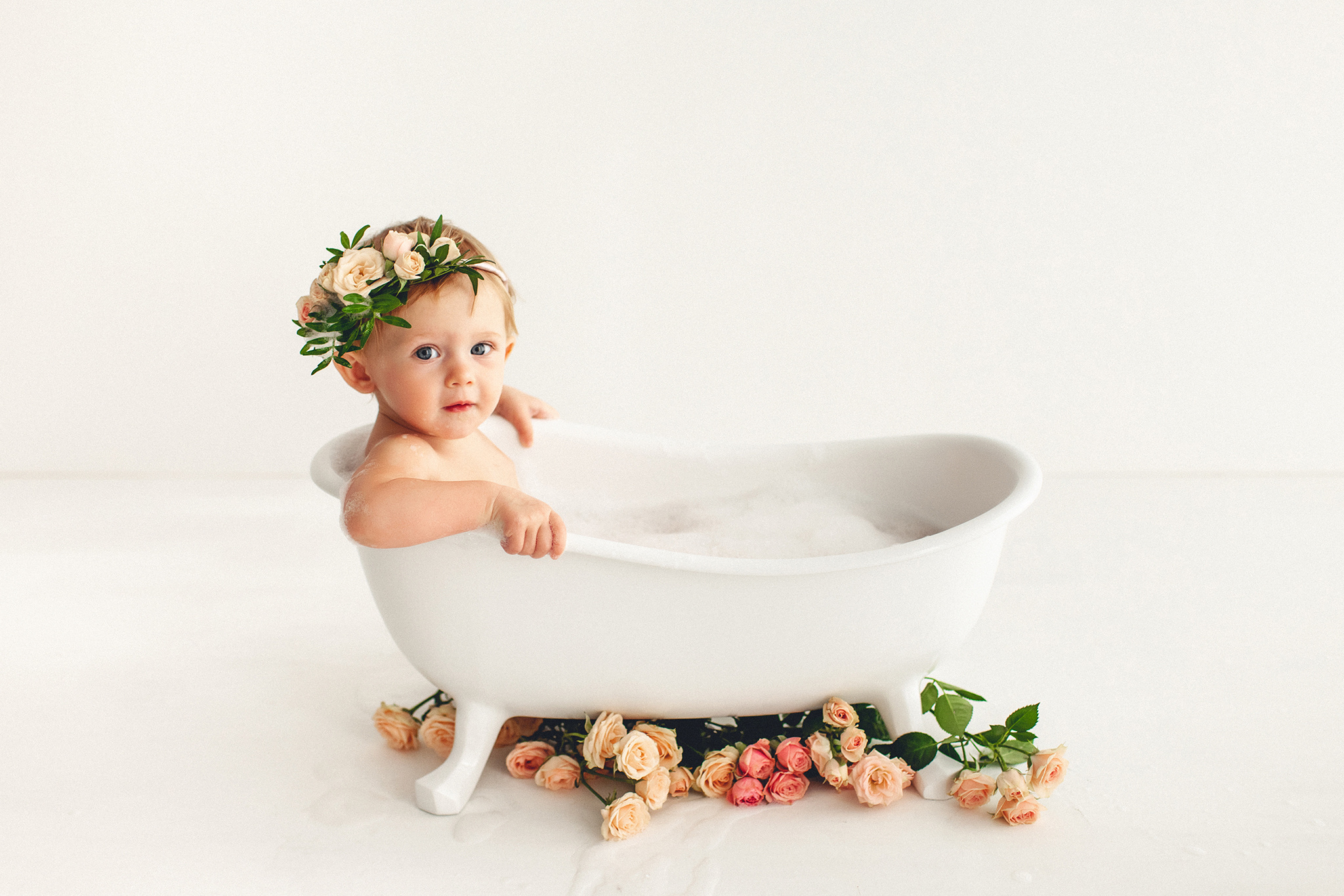 Цветочная ванна для Агаты. Детский фотограф в Самаре