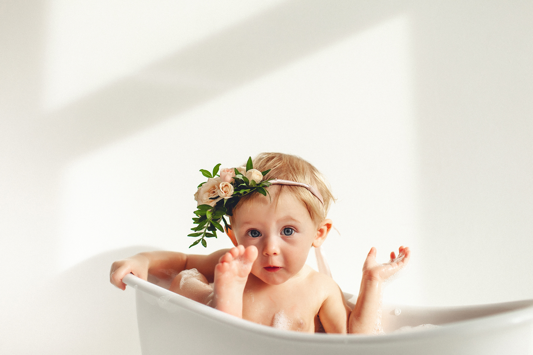 Цветочная ванна для Агаты. Детский фотограф в Самаре