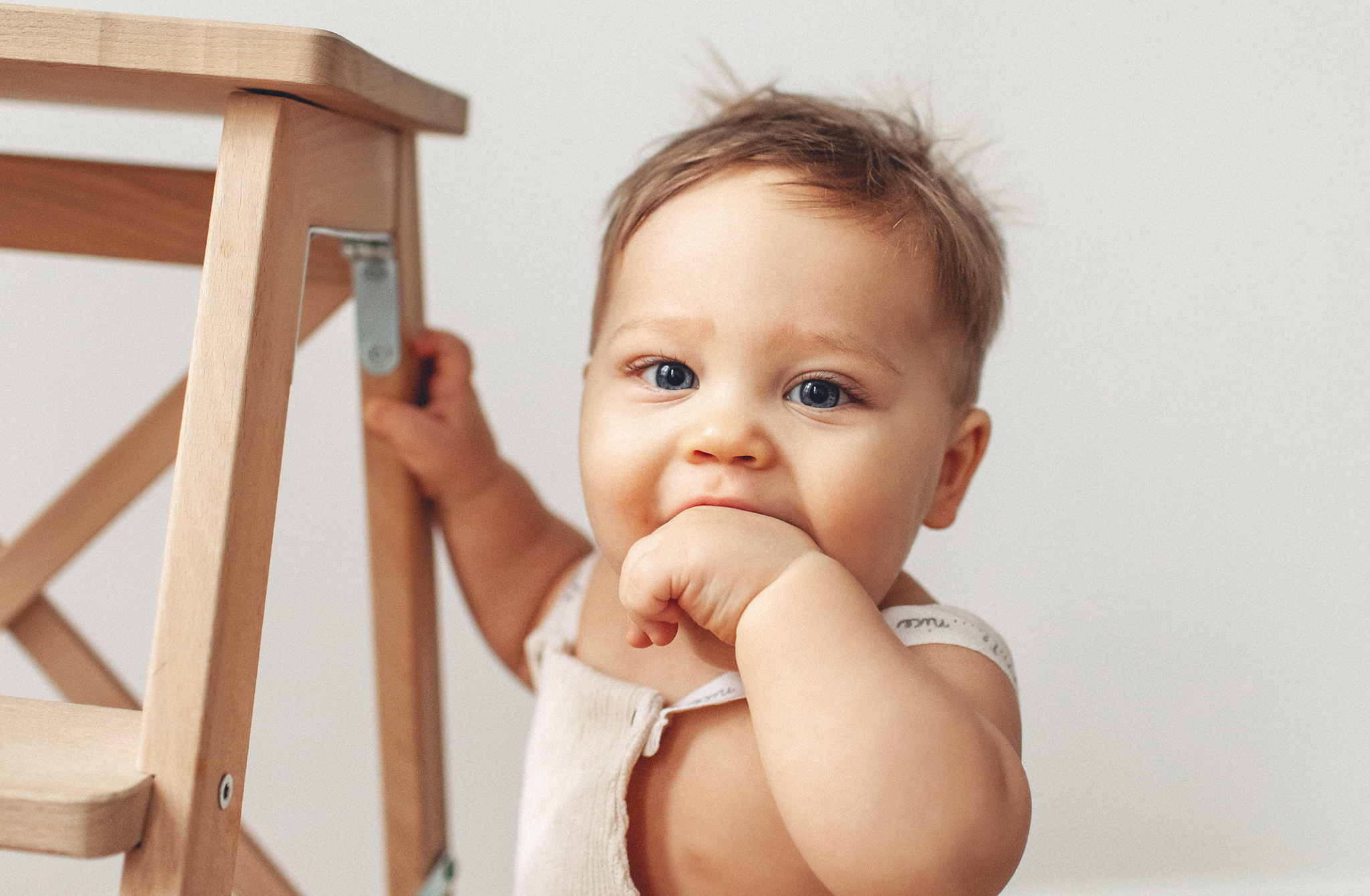 Семейная фотосессия с мамой, папой и шляпой. Детский фотограф в Самаре
