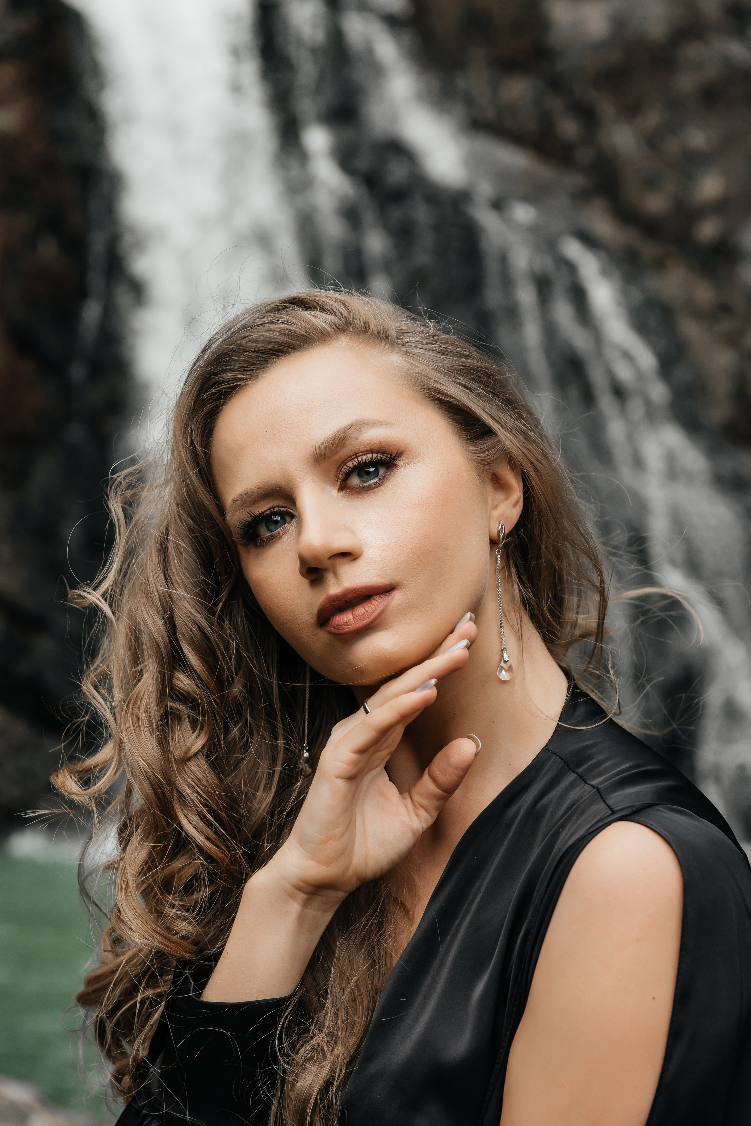 Фотосессия в черном платье. Фотограф Сочи Евгений Соколов