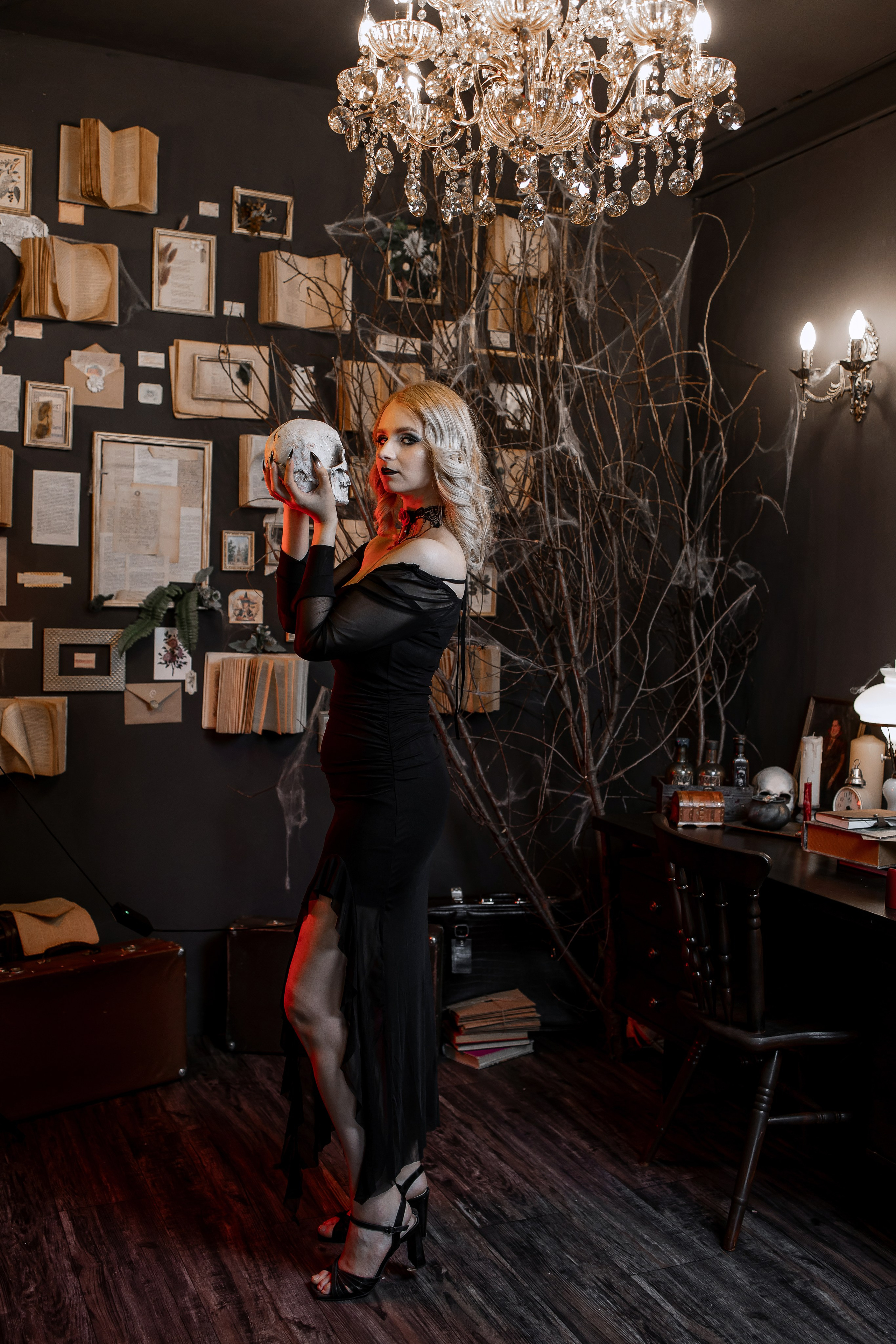 Готические образы. Интерьерная фотостудия Background в Омске