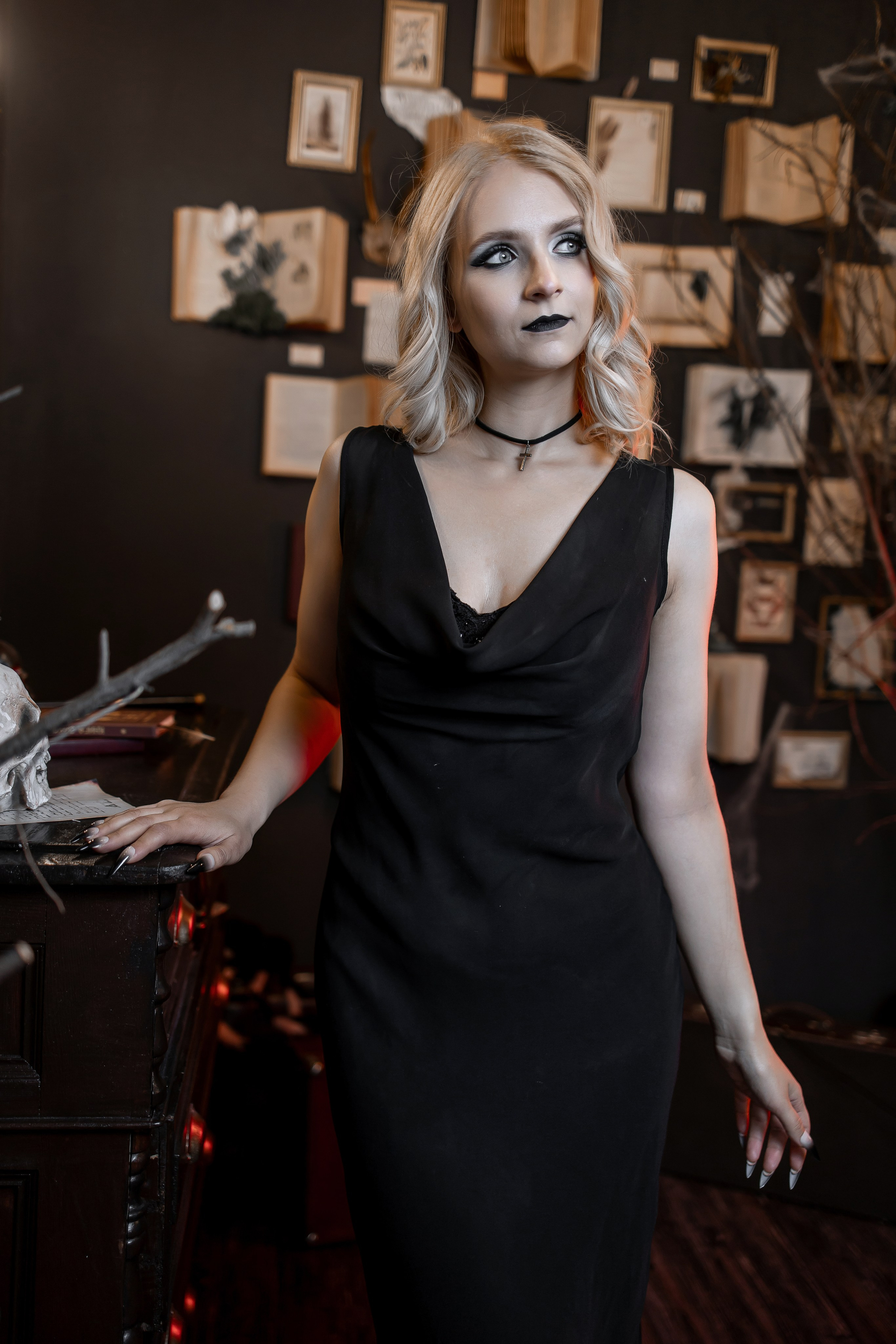 Готические образы. Интерьерная фотостудия Background в Омске